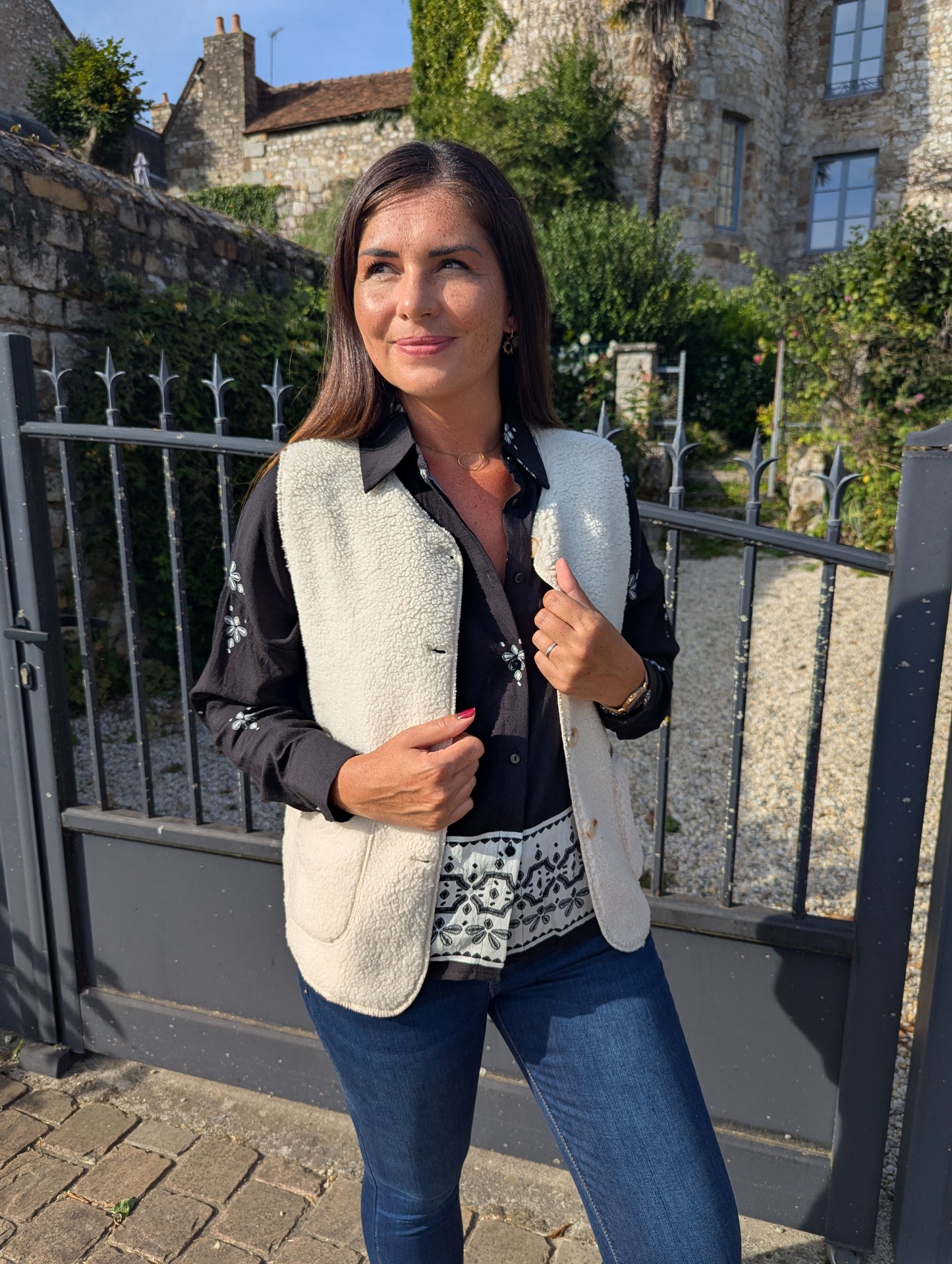 Gilet moumoute blanc écru sans manches femme