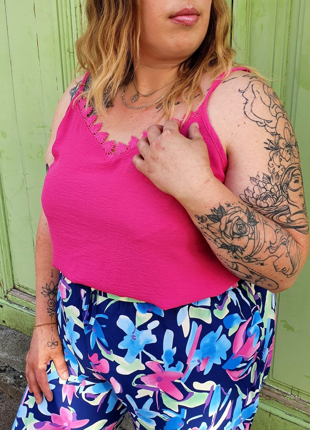 Top débardeur à bretelles fushia dentelle grande taille