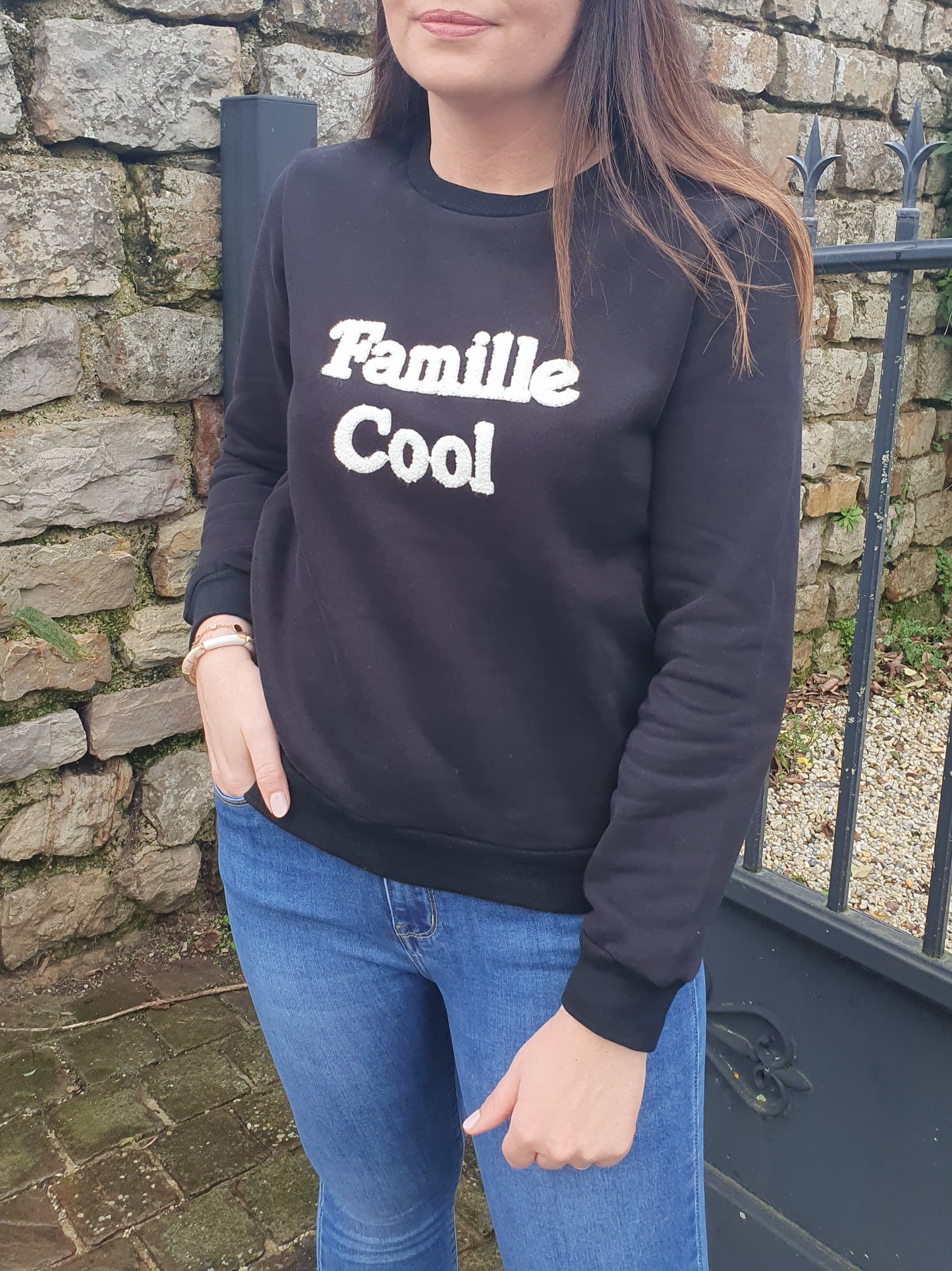 Sweat famille cool pour femme noir blanc écriture moumoute