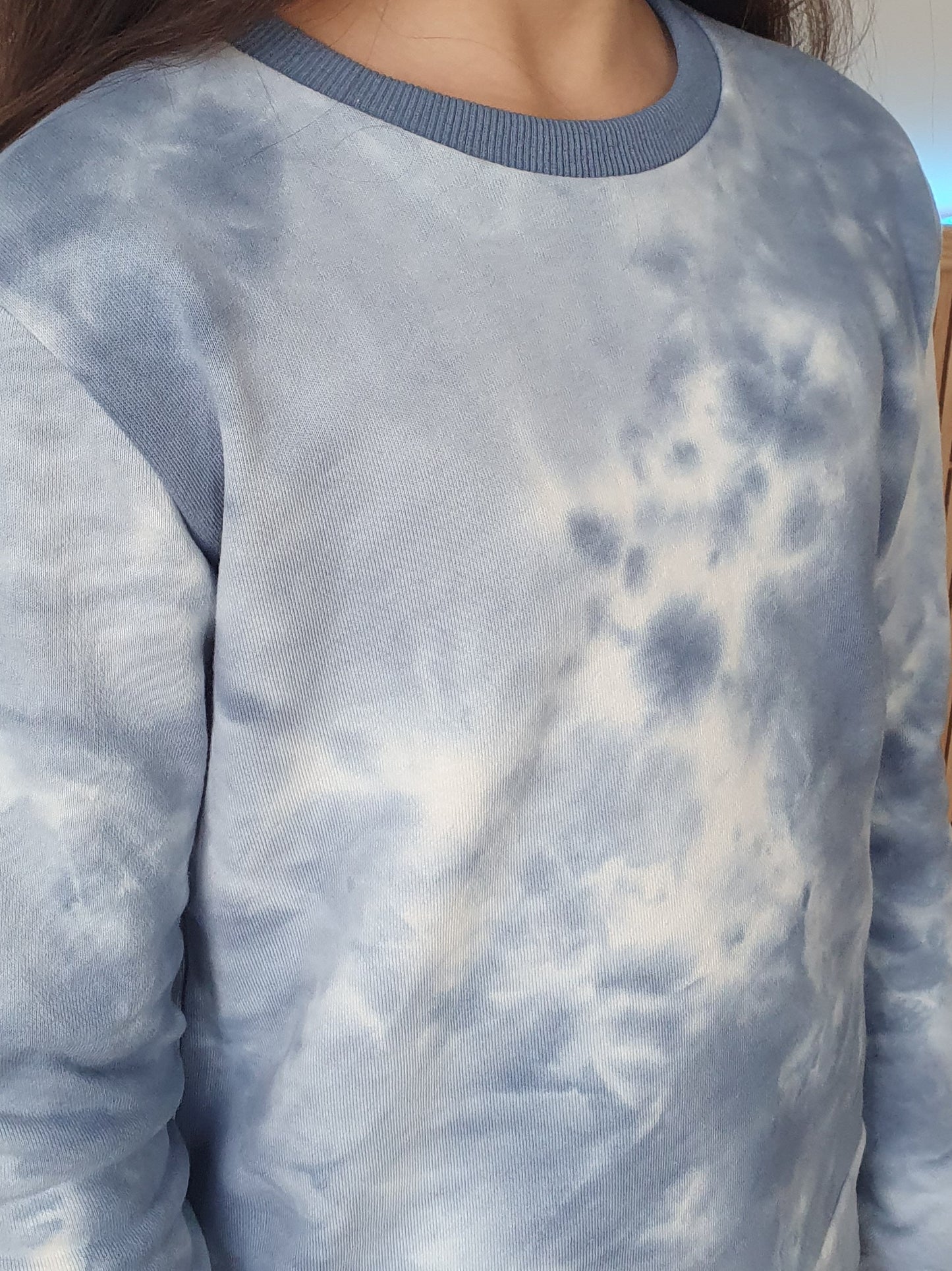 Sweat tie and dye bleu et blanc effet délavé pour fille