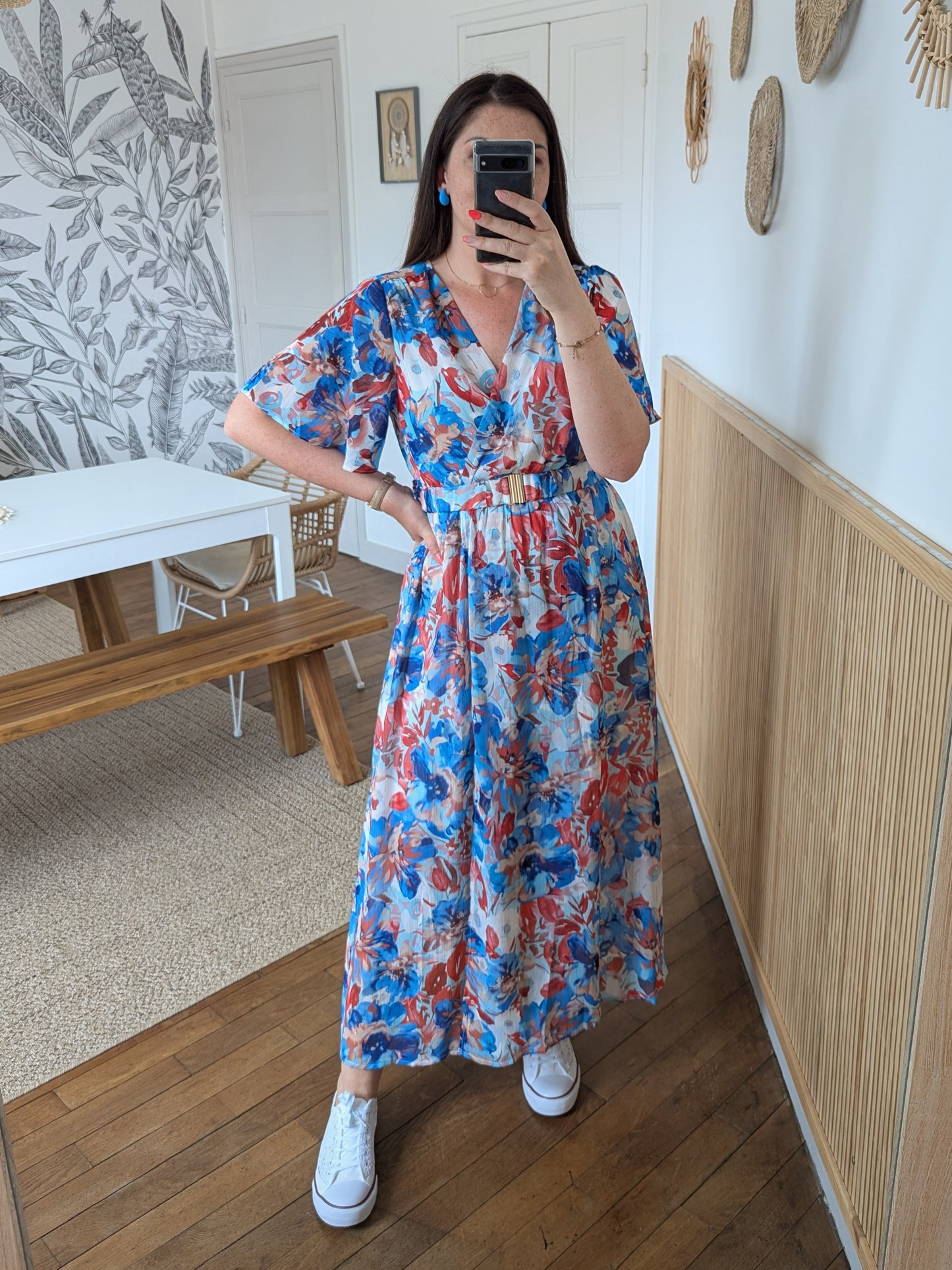 Robe longue fleurie bleu rose rouge avec ceinture et fente