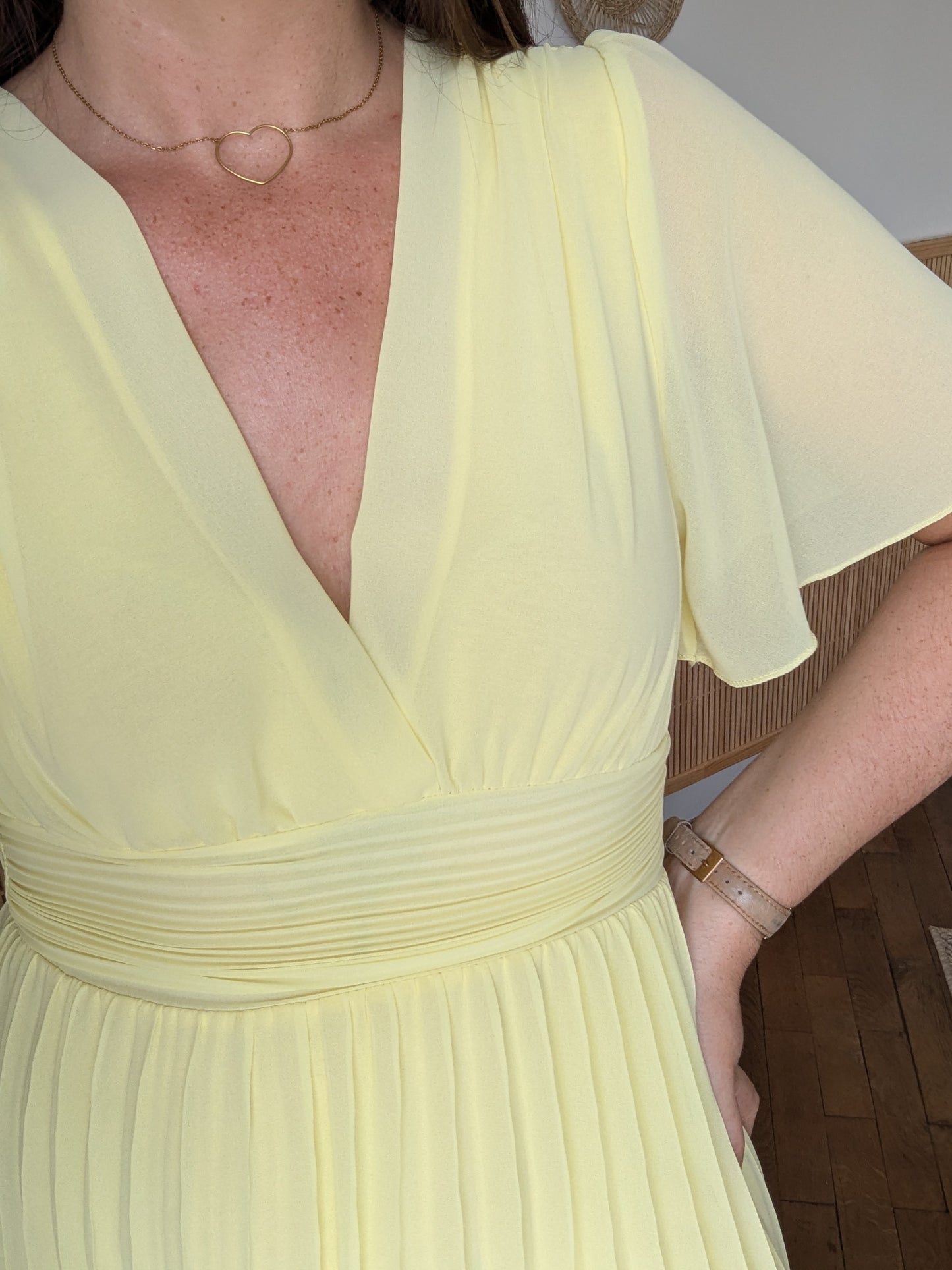 Robe longue cérémonie jaune pale plissée manches courtes