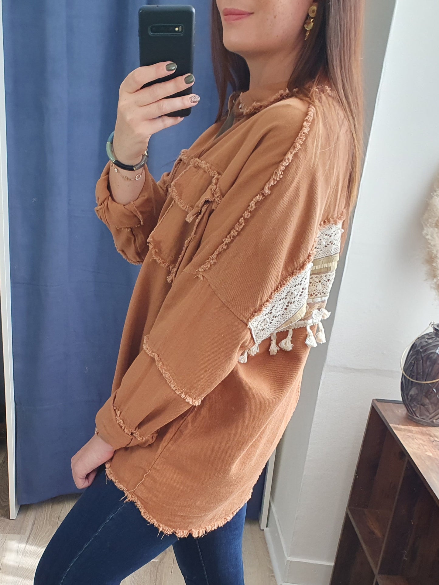 Veste camel avec pompons au dos et broderie taille oversize