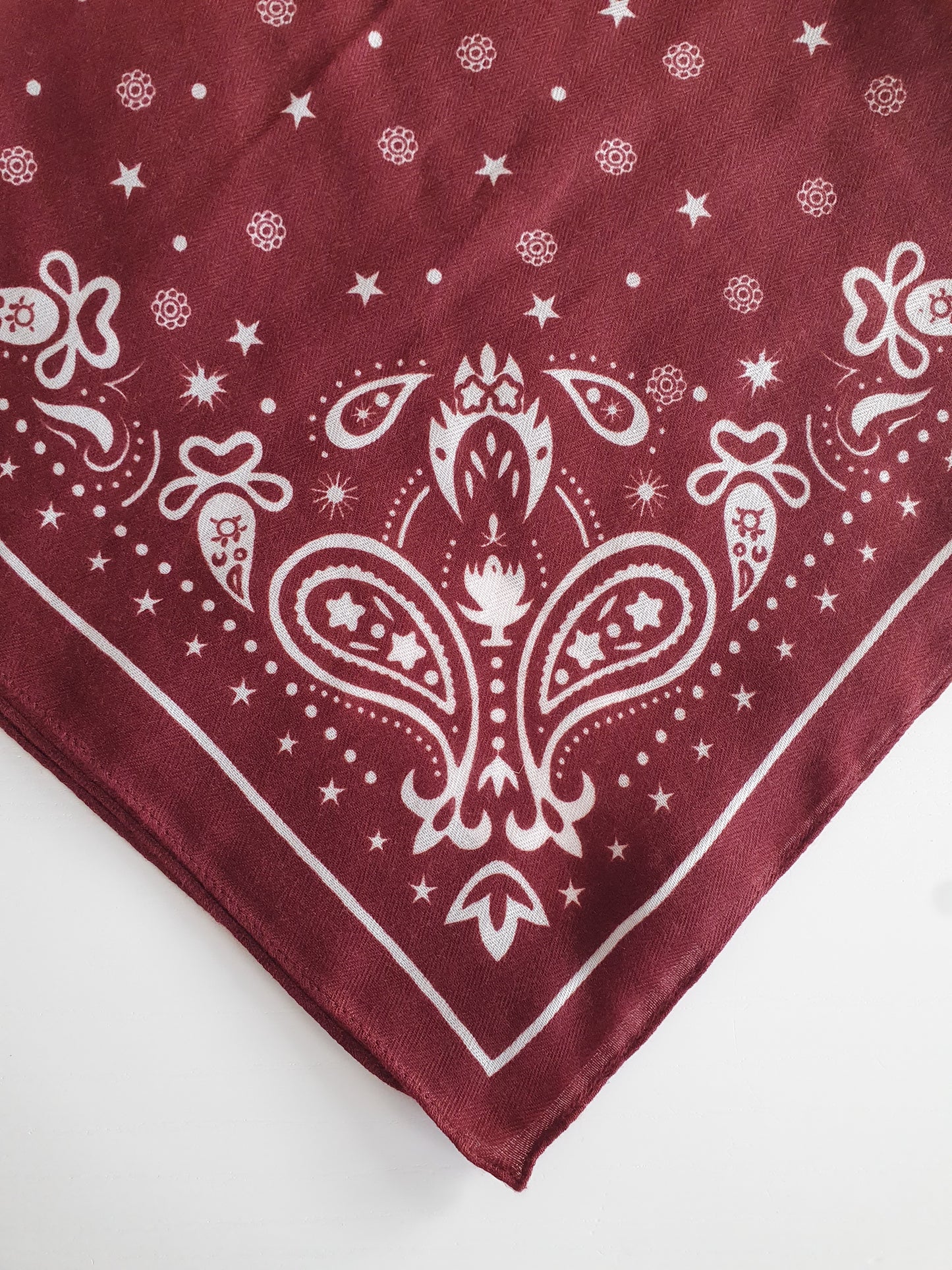 Foulard carré bordeaux viscose satiné bandanacachemire
