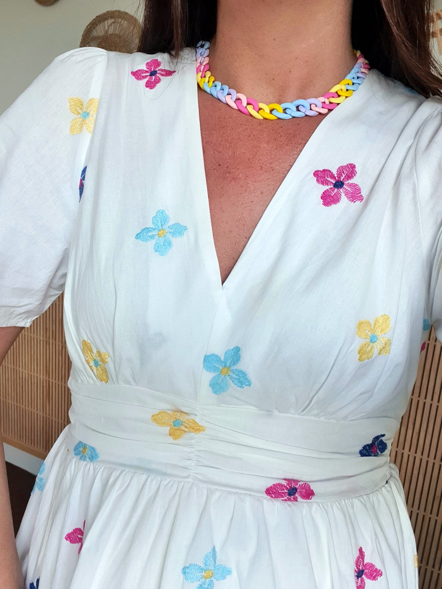Collier mailles en résine multicolore couleur pastel femme