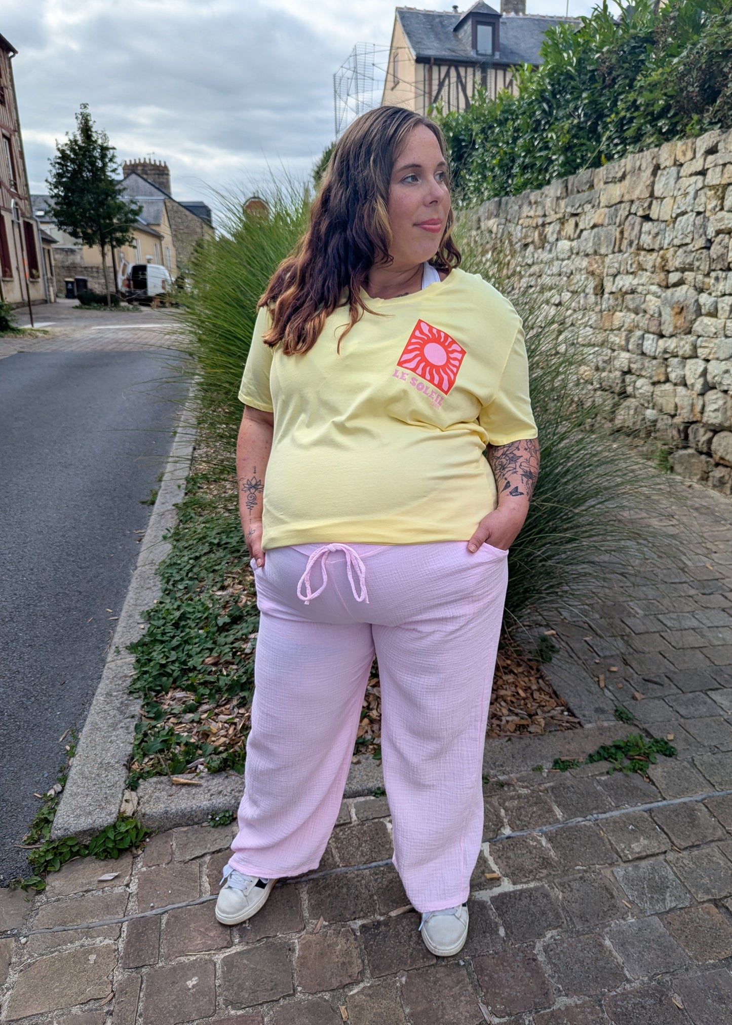 T-shirt Le soleil jaune orange rose femme grande taille