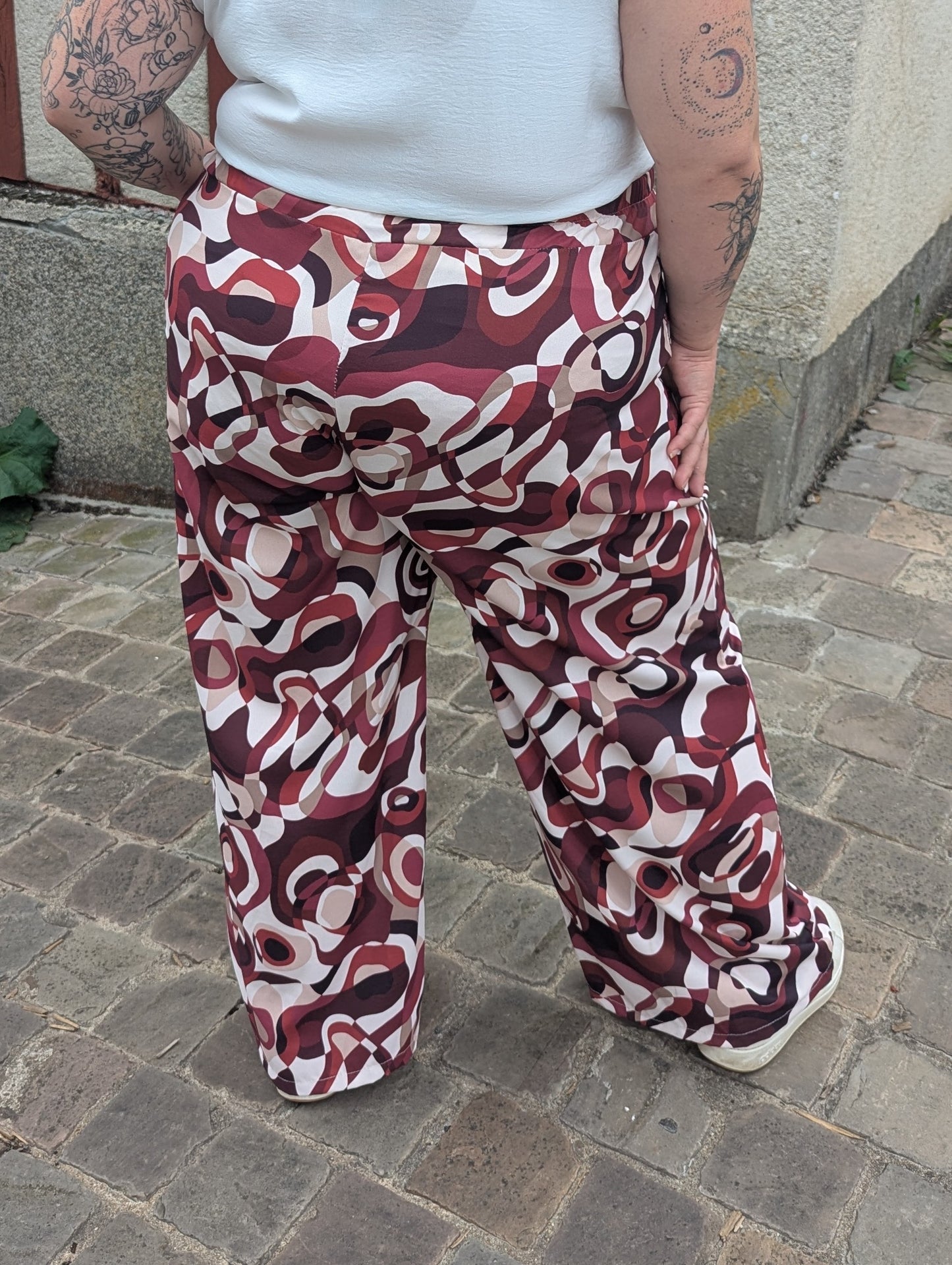 Pantalon fluide bordeaux et beige grande taille femme
