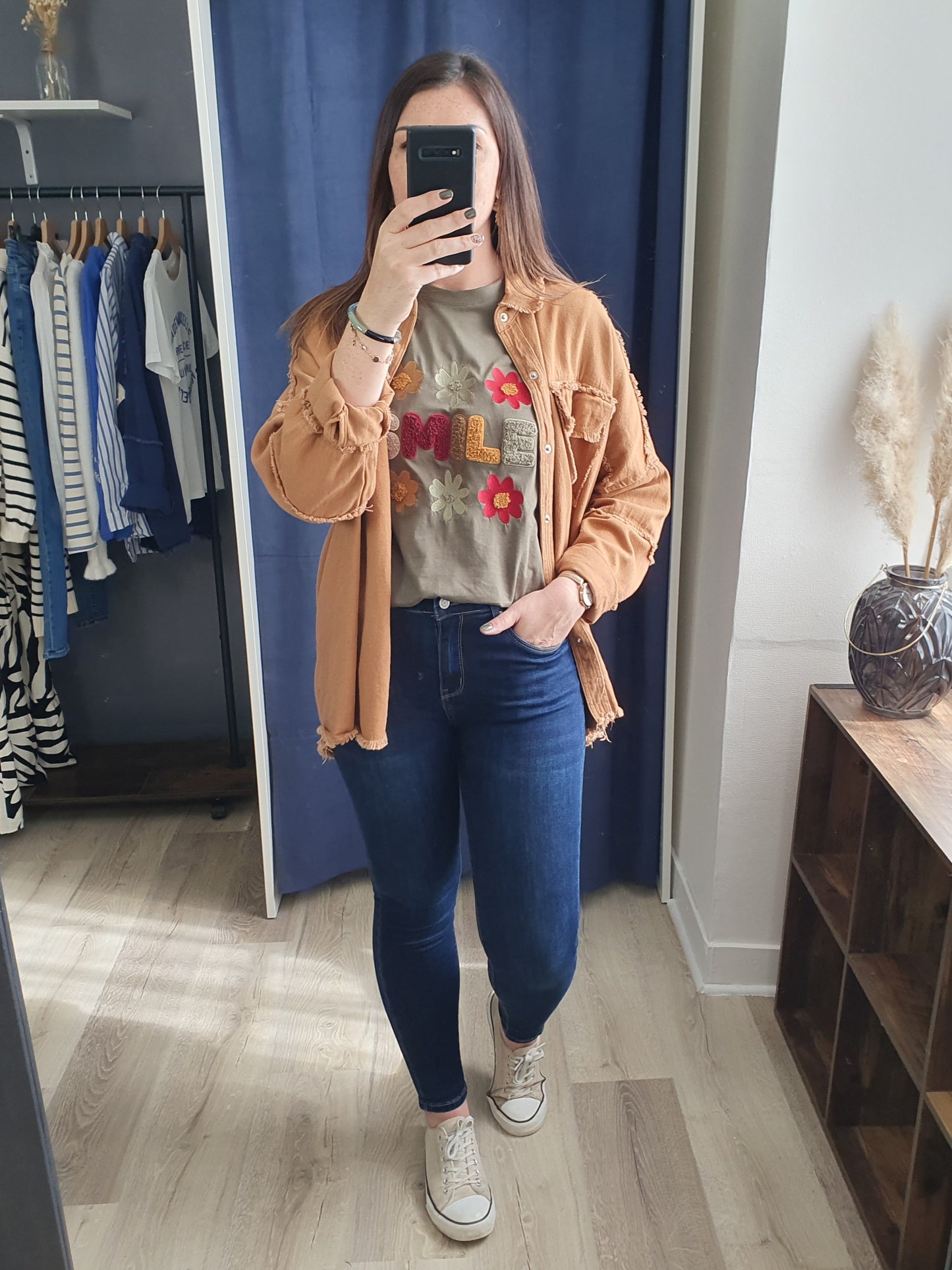 Veste camel avec pompons au dos et broderie taille oversize