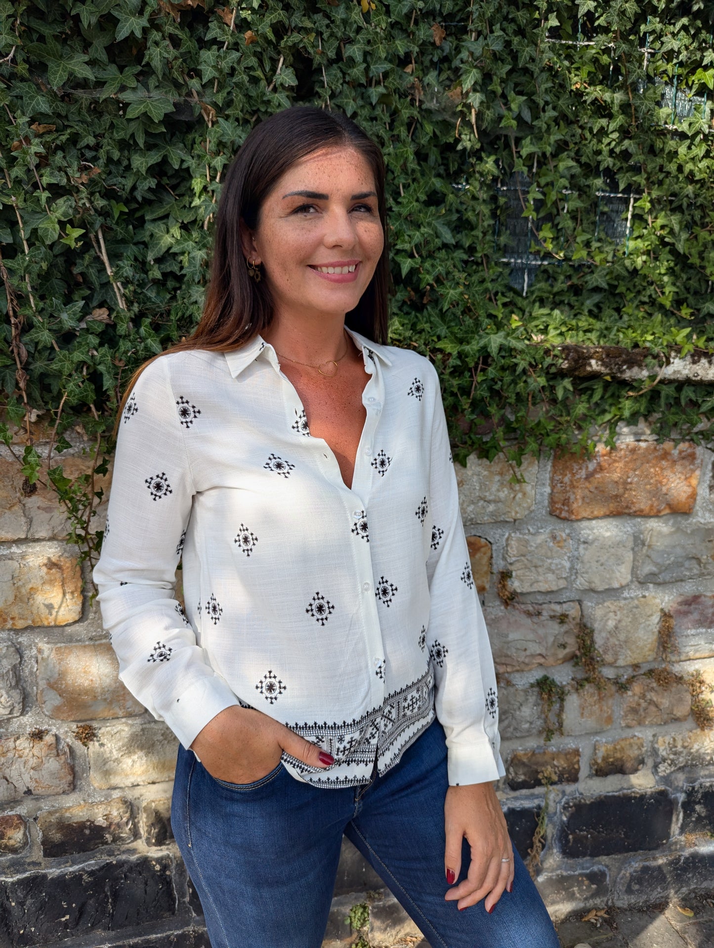 Chemise femme motif baroque écru et noir