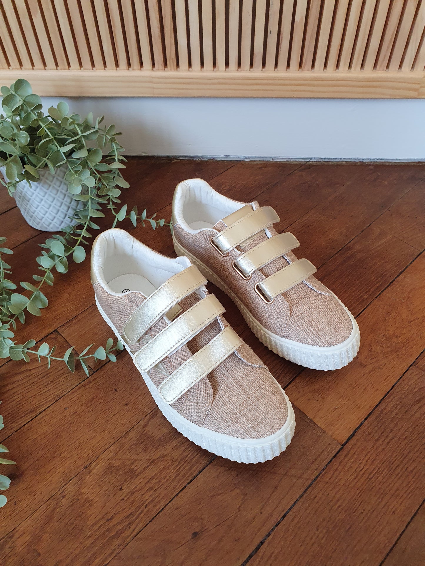 Baskets beige lin et doré scratch style vanessa wu pas cher