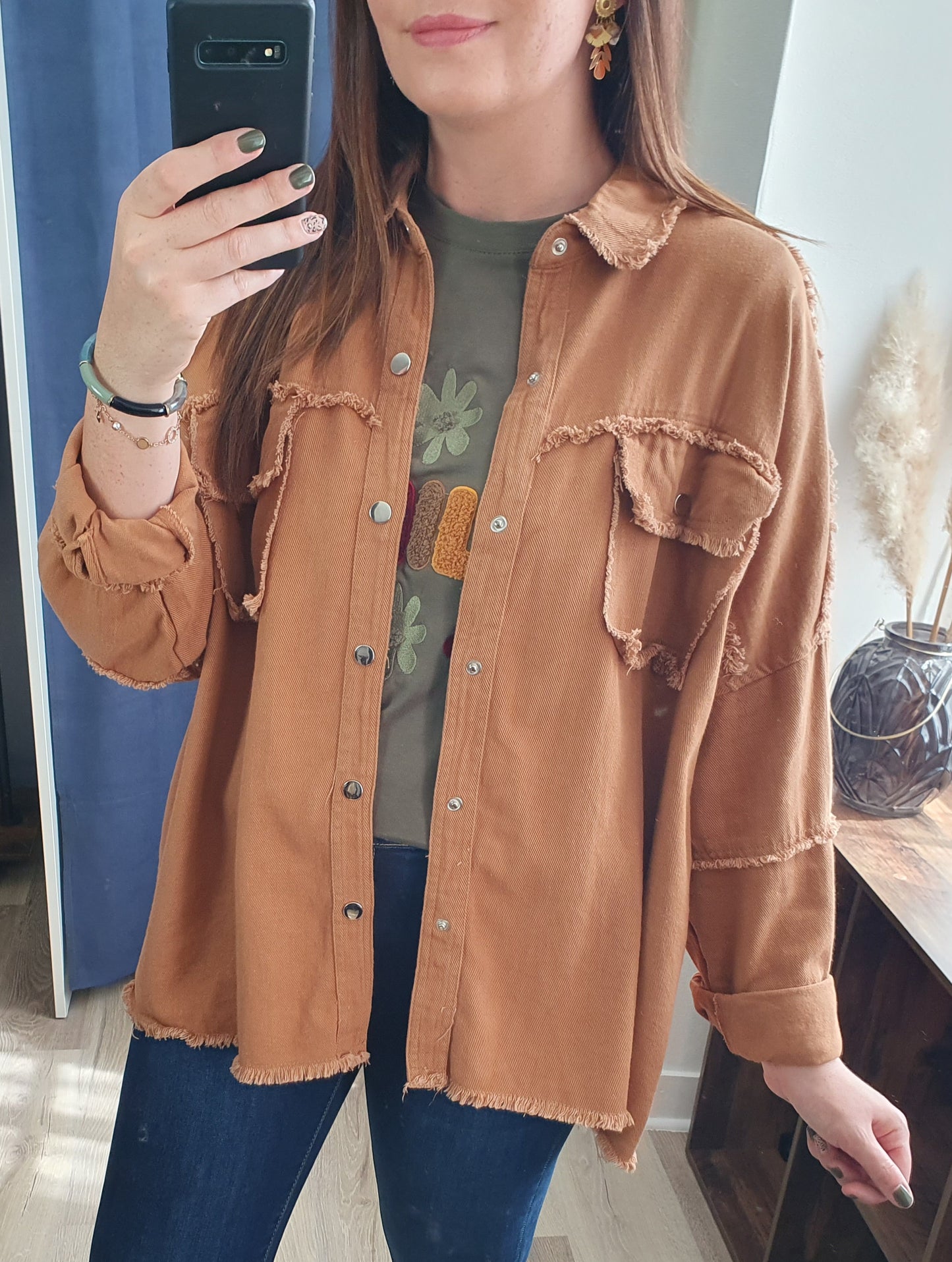 Veste camel avec pompons au dos et broderie taille oversize