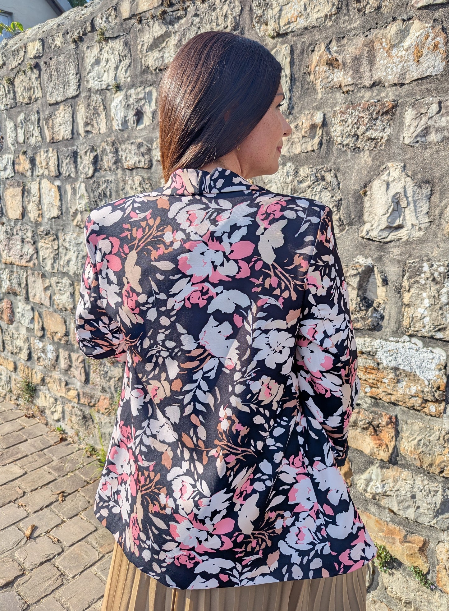 Veste blazer femme noir blanc et rose tendance
