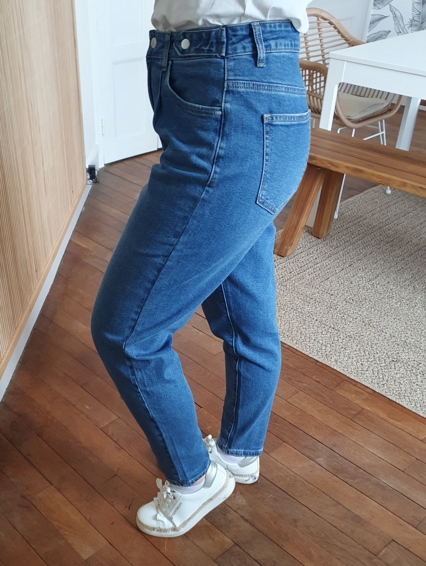 Jean femme coupe mom bleu basique tres confortable