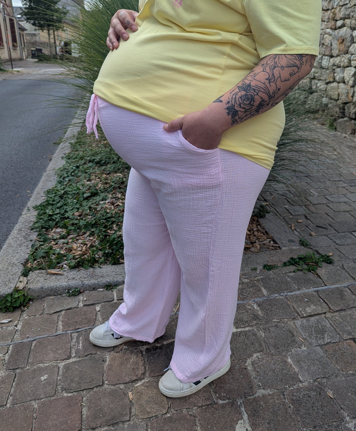 Pantalon gaze de coton couleur rose pale grande taille curvy