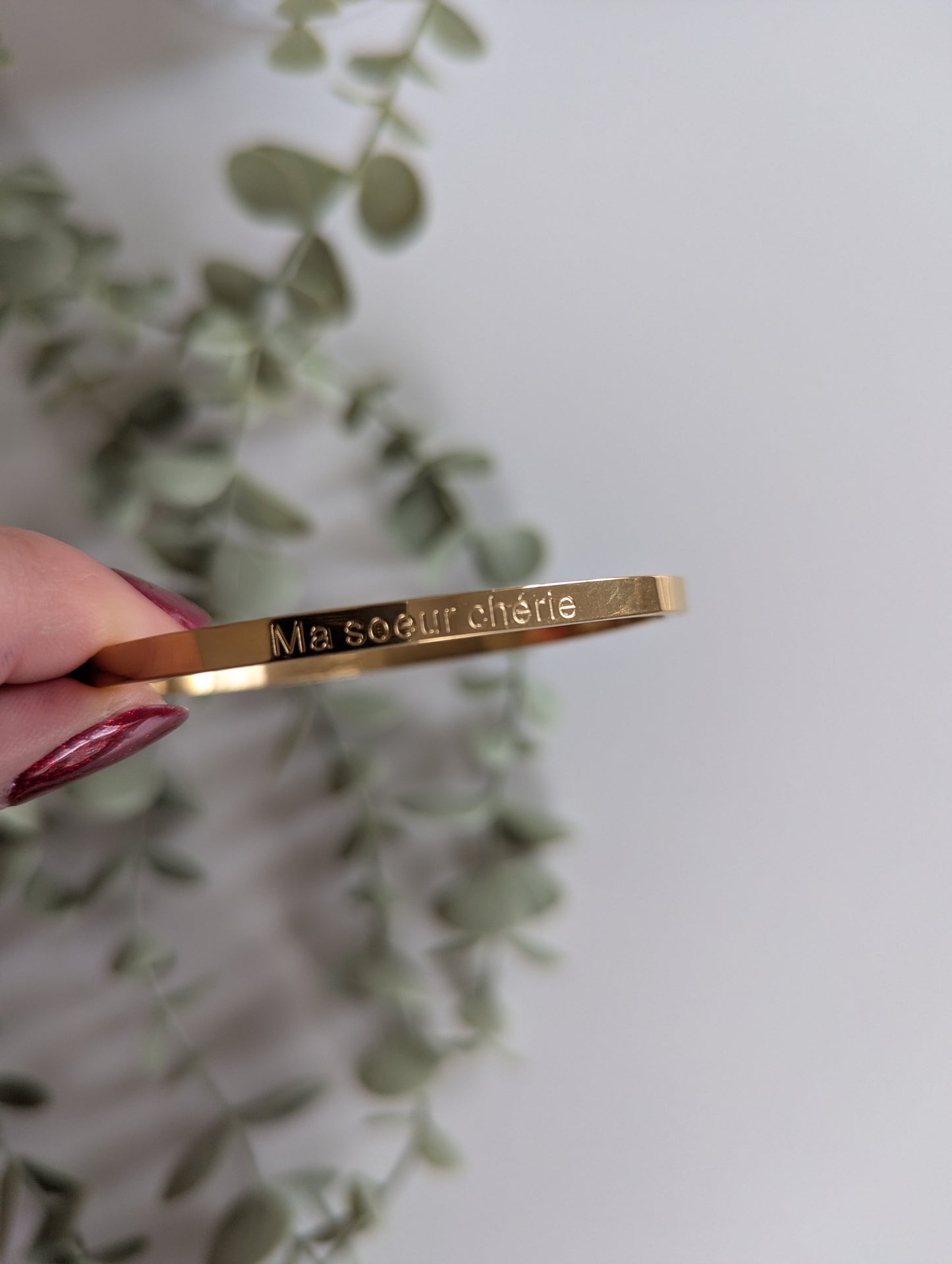 Bracelet jonc fin doré avec message idée cadeau femme