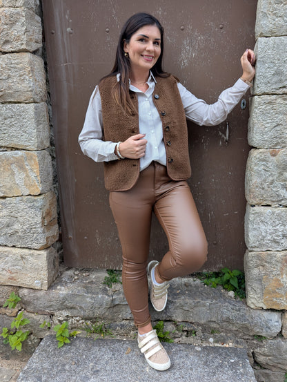 Chemise rayée marron et blanc coeur brodé poche