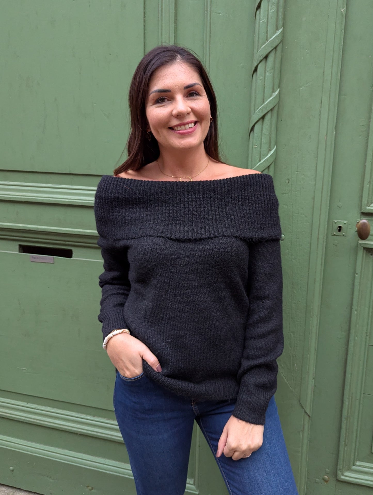 Pull oversize col à revers sur les épaules noir tout doux