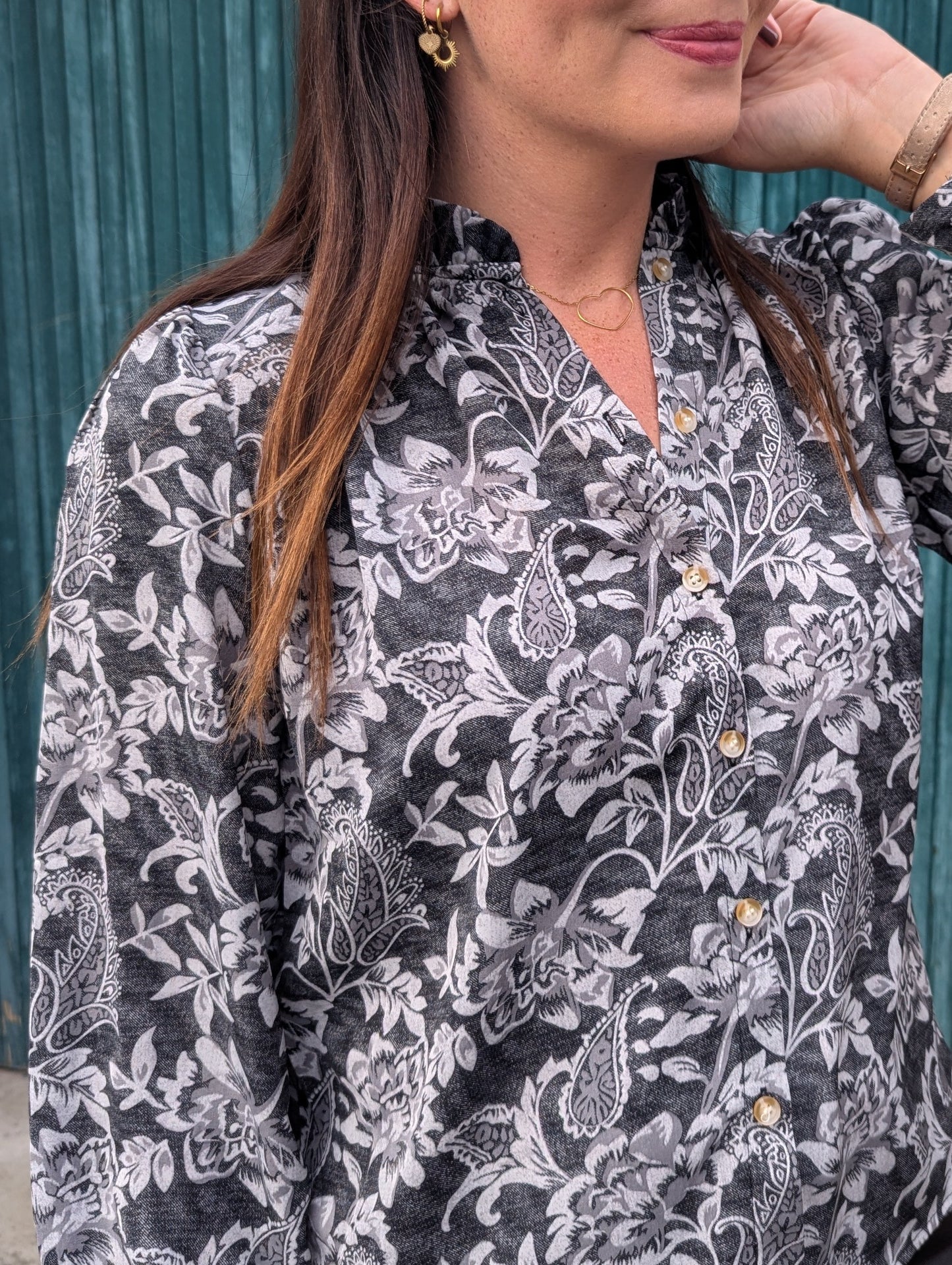 Blouse fluide fleurie gris femme col rond montant