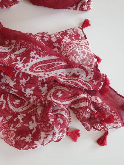 Foulard bordeaux avec pompons femme printemps