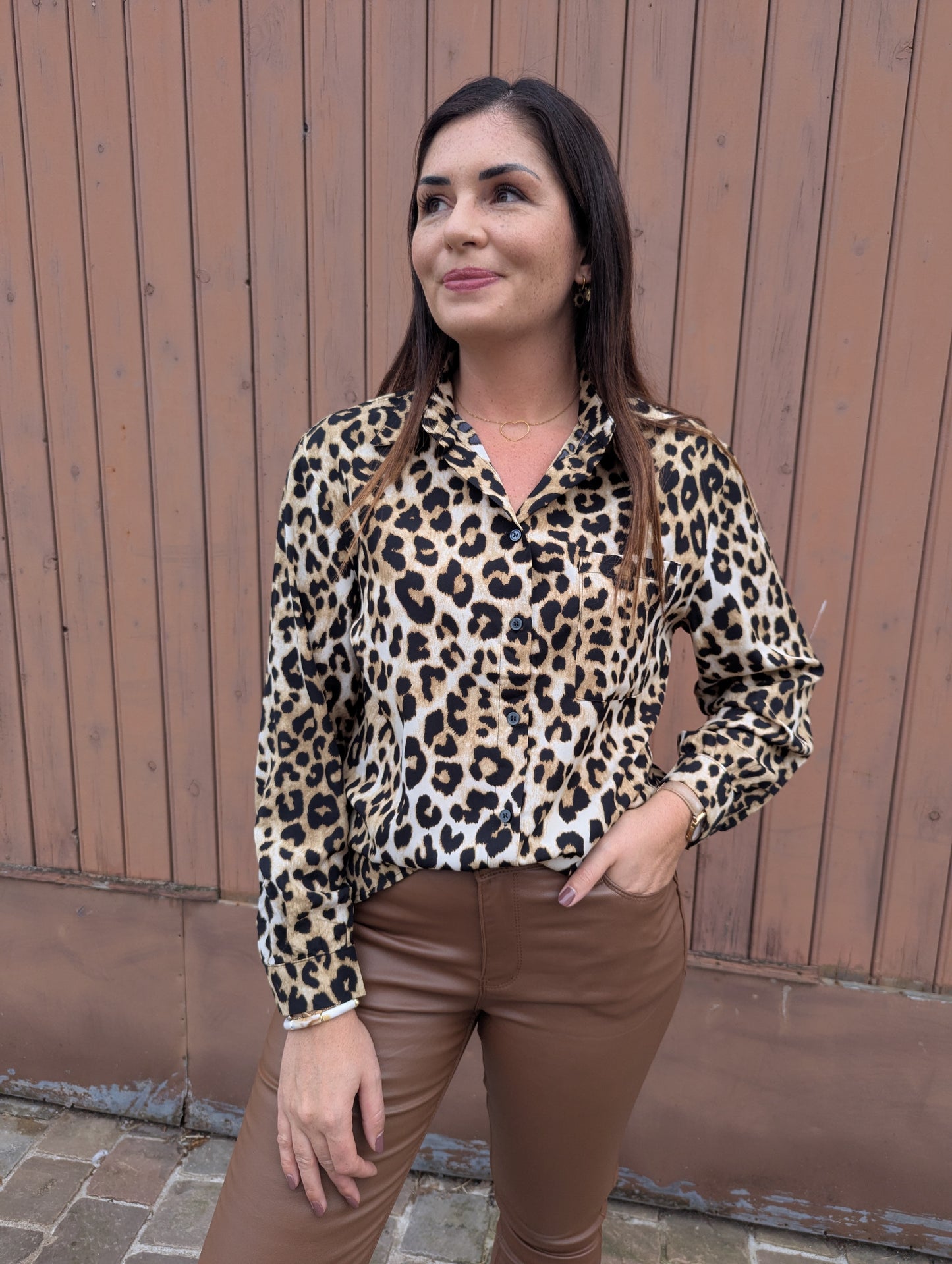 Chemise fluide léopard femme noir et beige oversize