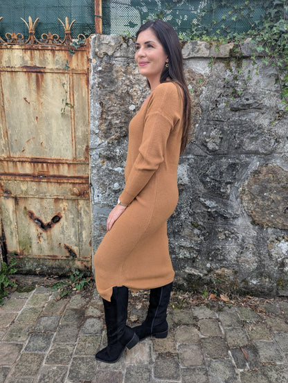 Robe pull camel marron col en V stretch moulante