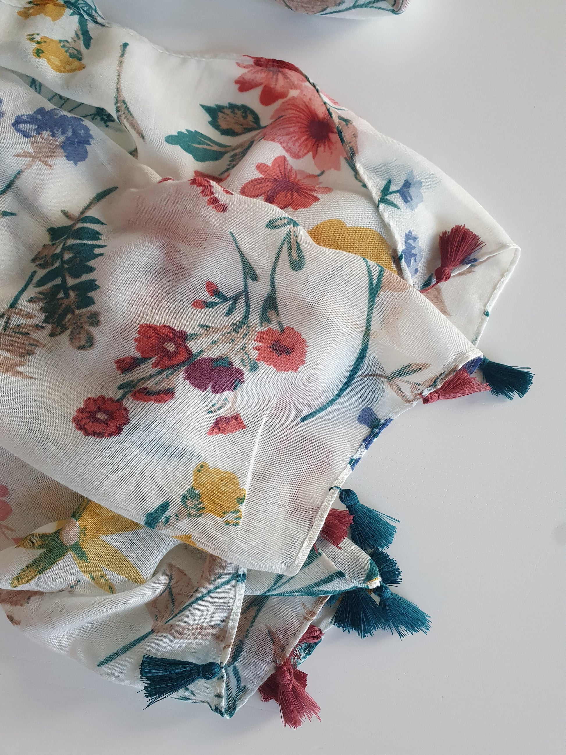 Foulard multicolore avec pompons femme printemps