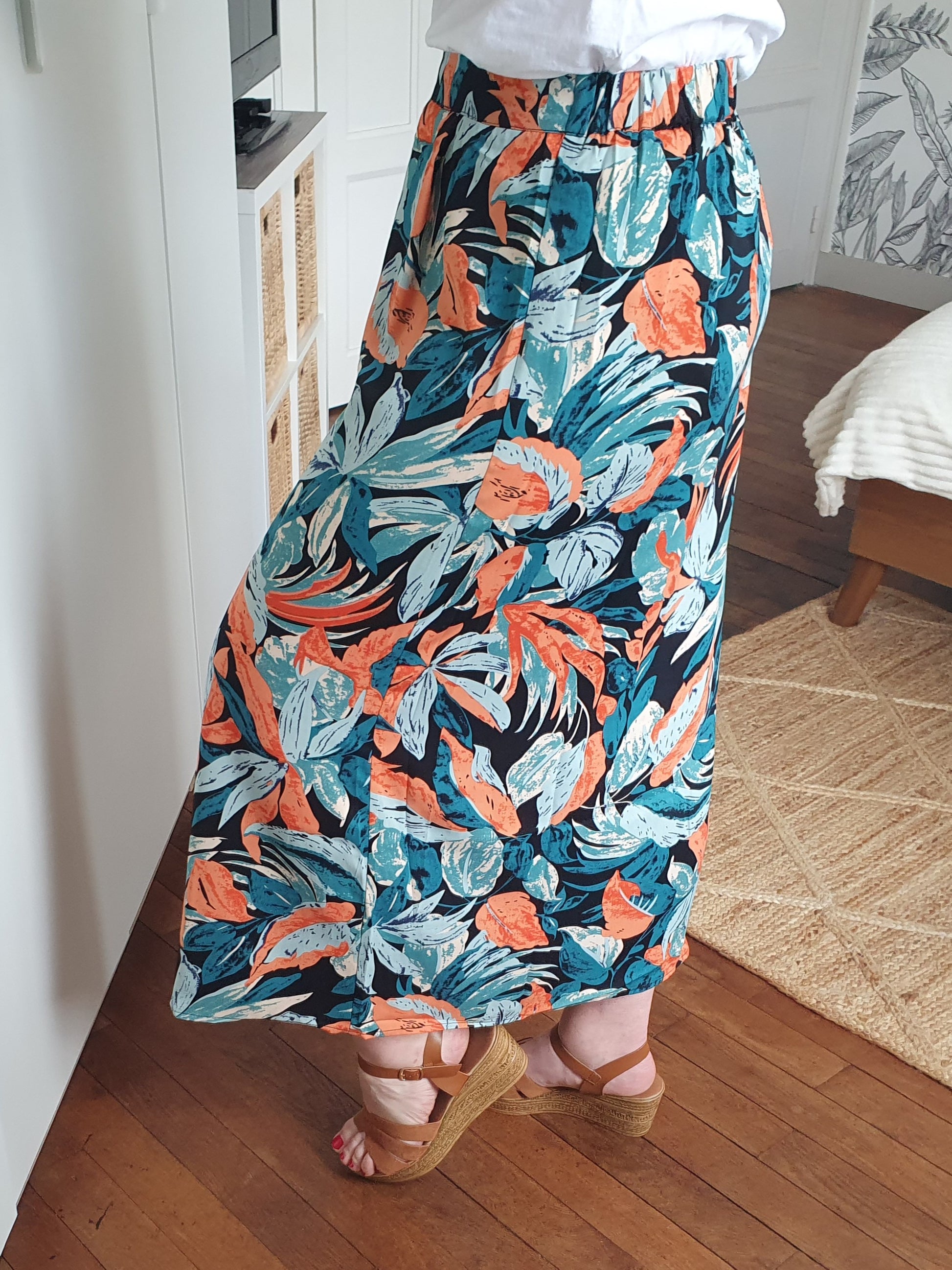 Jupe longue feuilles tropical noir orange vert avec boutons