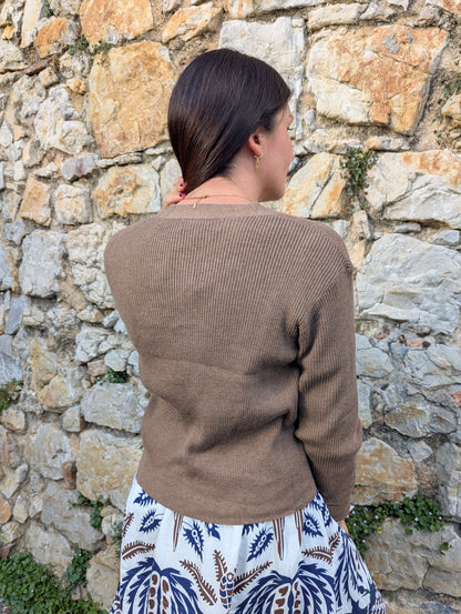 Gilet marron chocolat avec boutons devant col en V