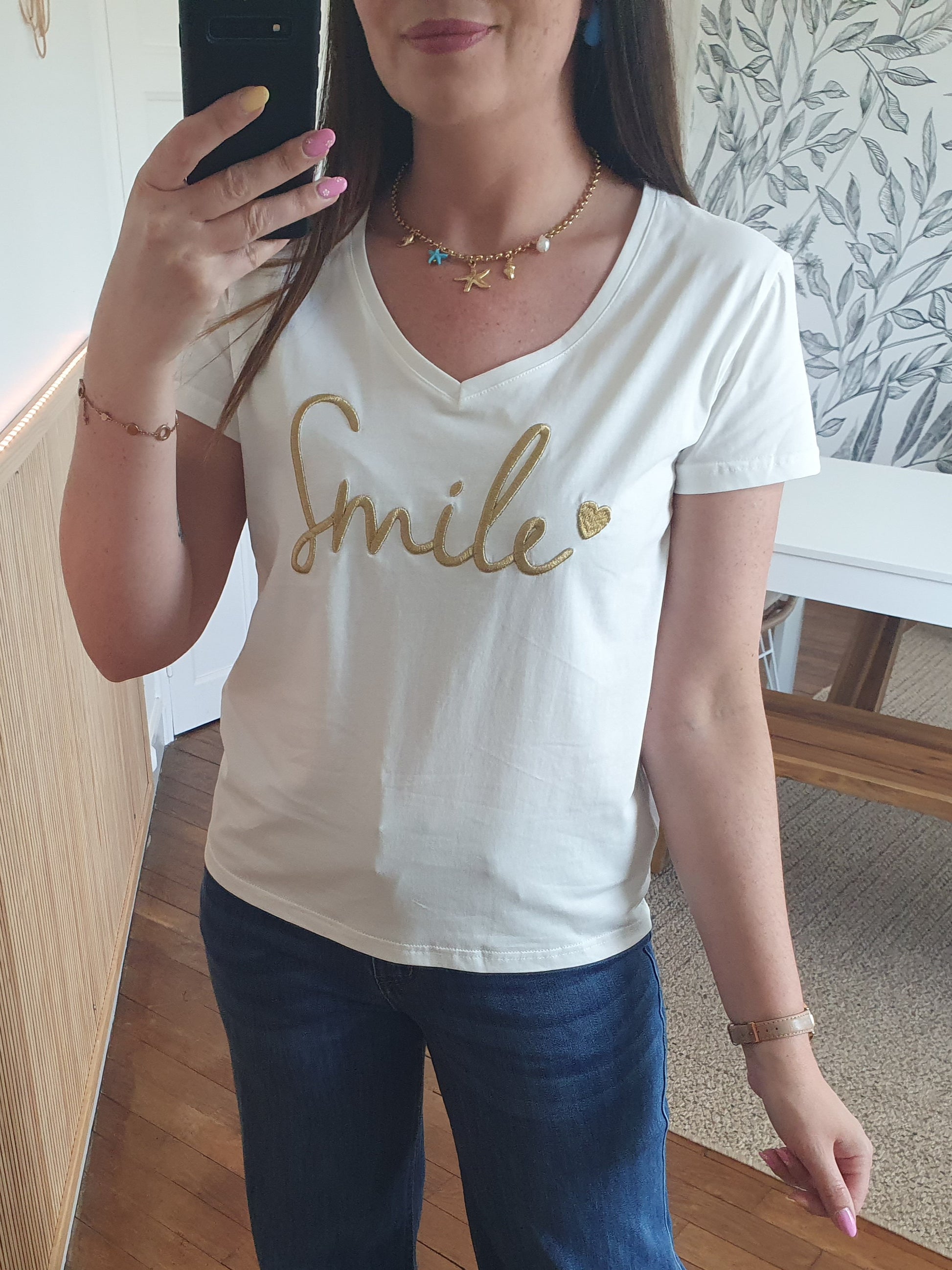T-shirt Smile blanc et doré oversize col v pour femme