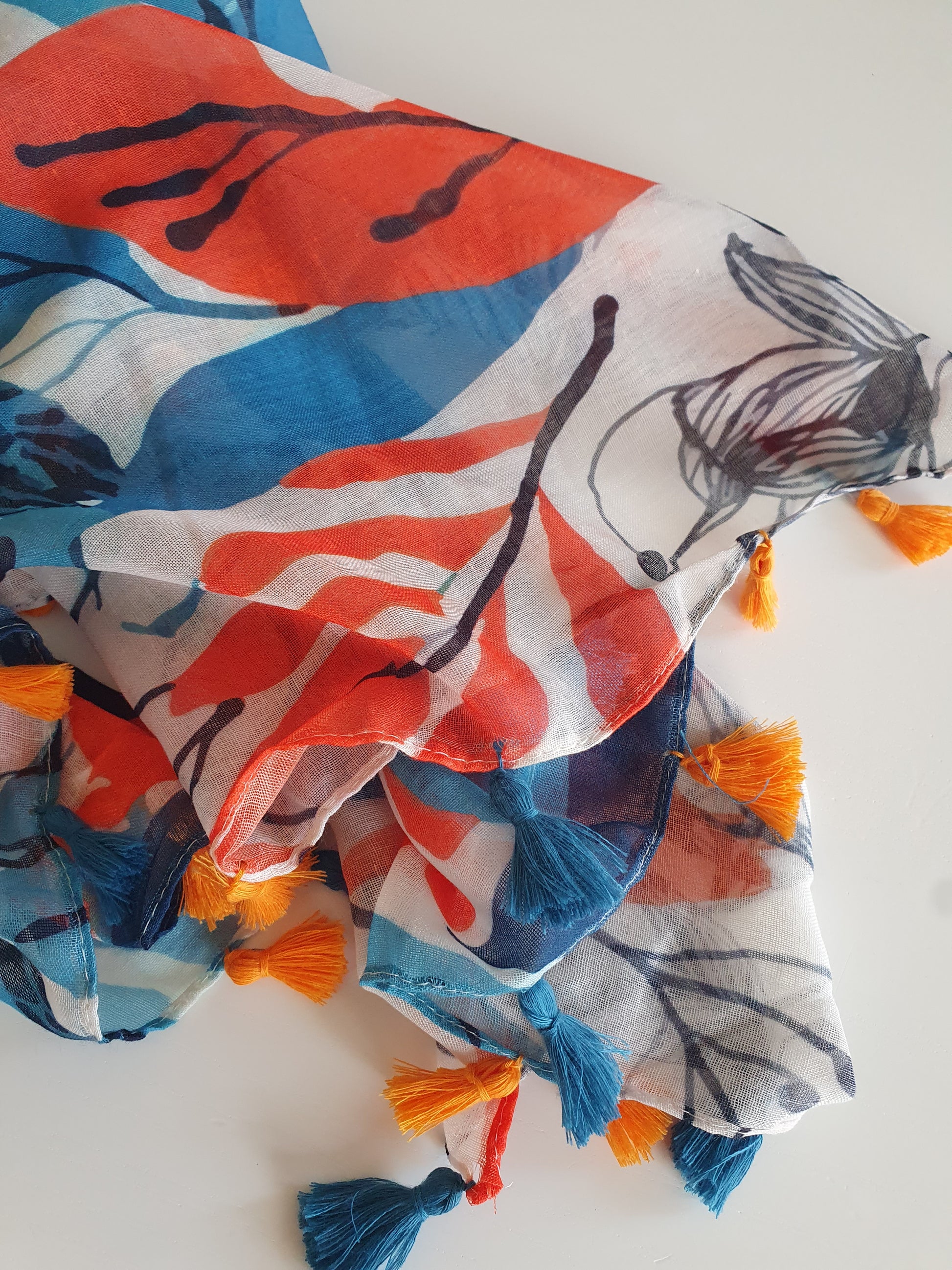 Foulard feuilles colorées avec pompons femme printemps