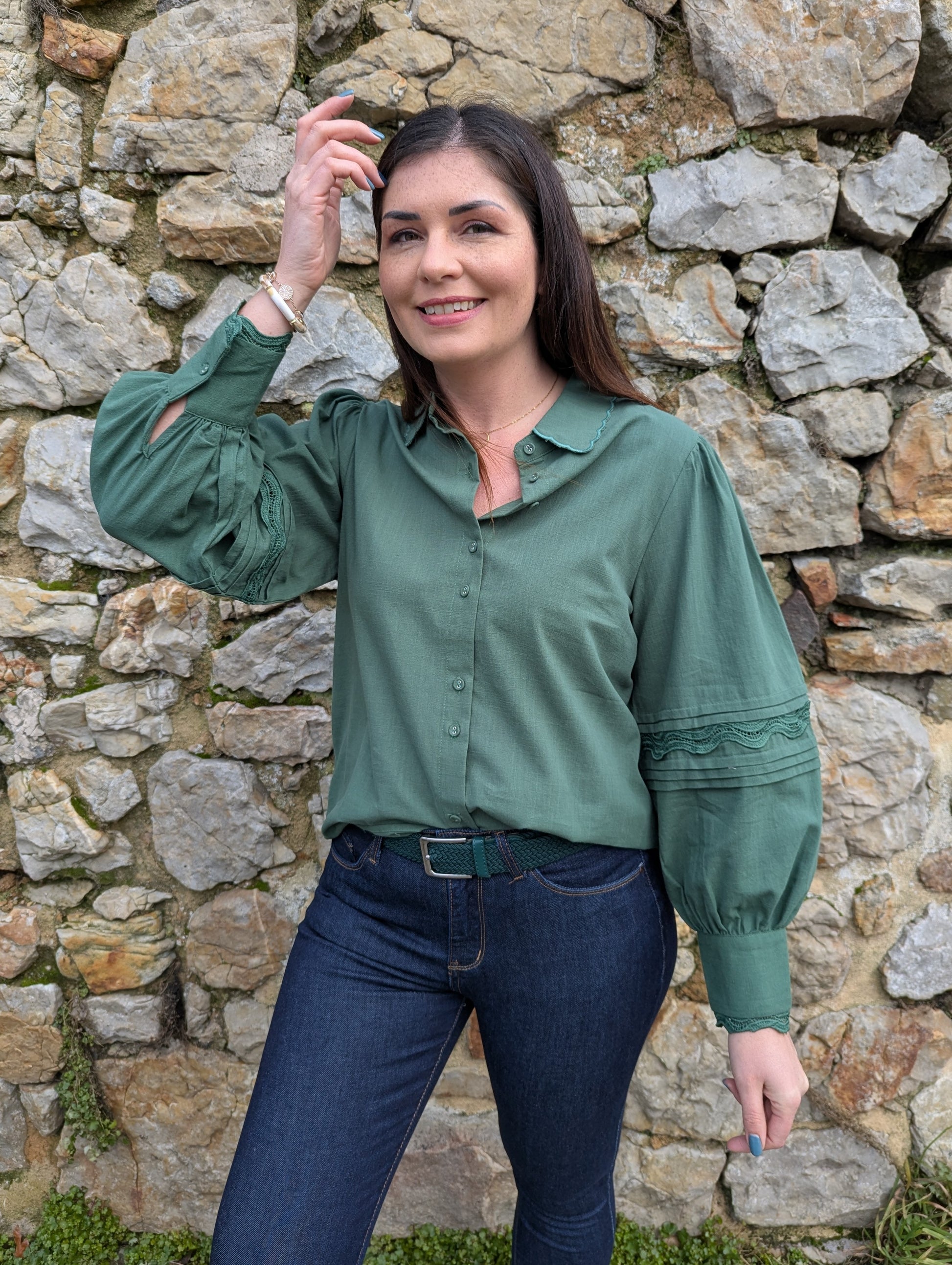 Chemise en coton vert sapin avec dentelle femme