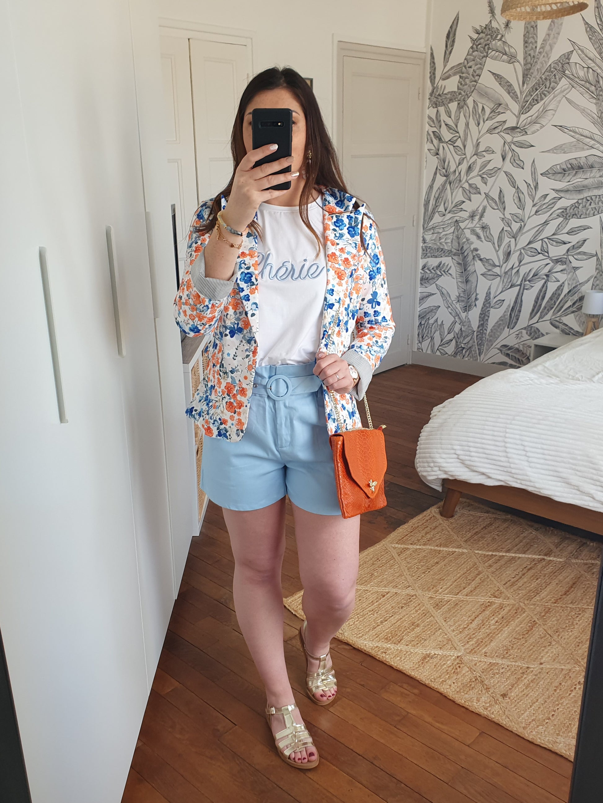 Short bleu ciel femme très chic avec ceinture taille haute