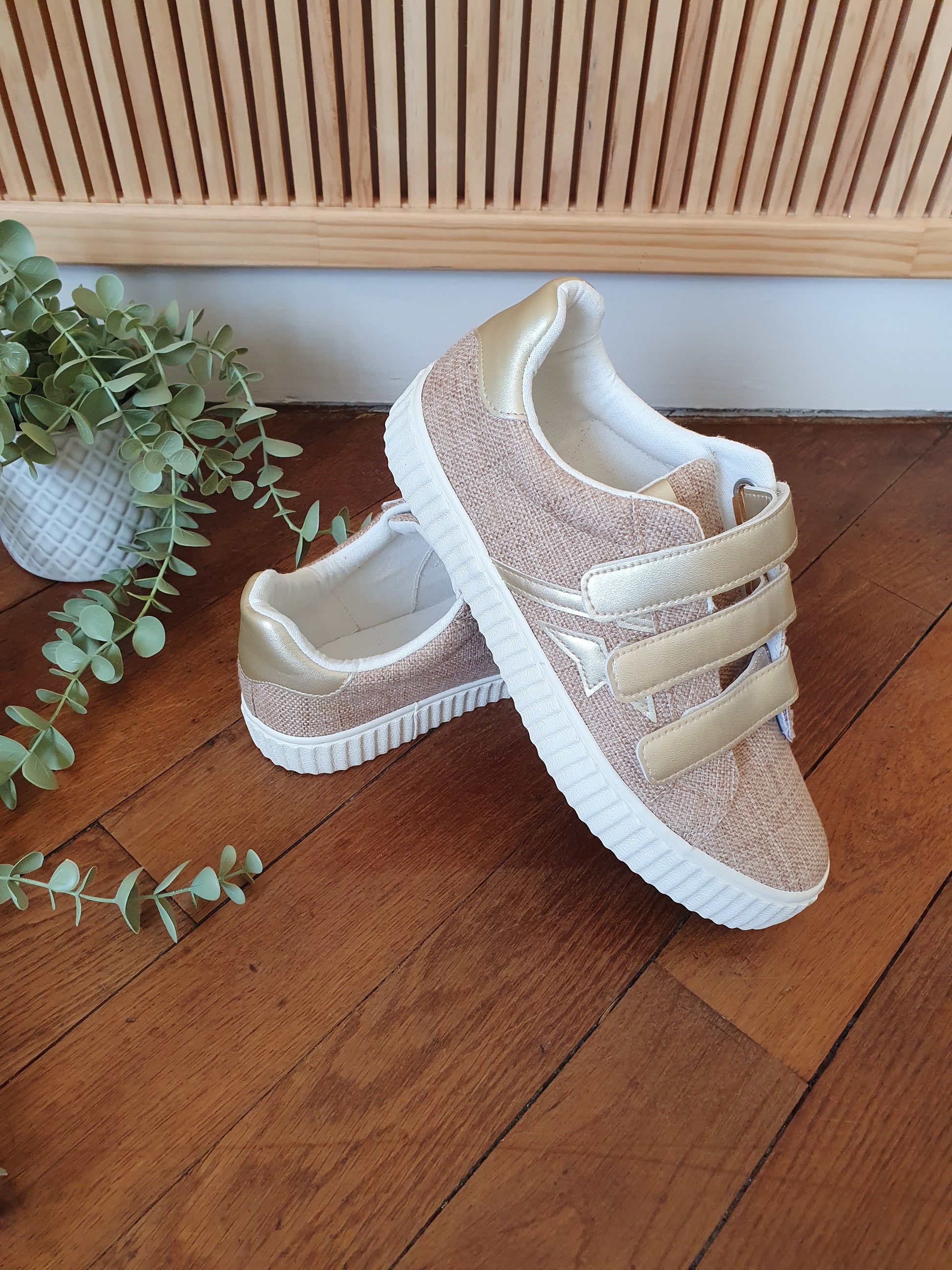 Baskets beige lin et doré scratch style vanessa wu pas cher