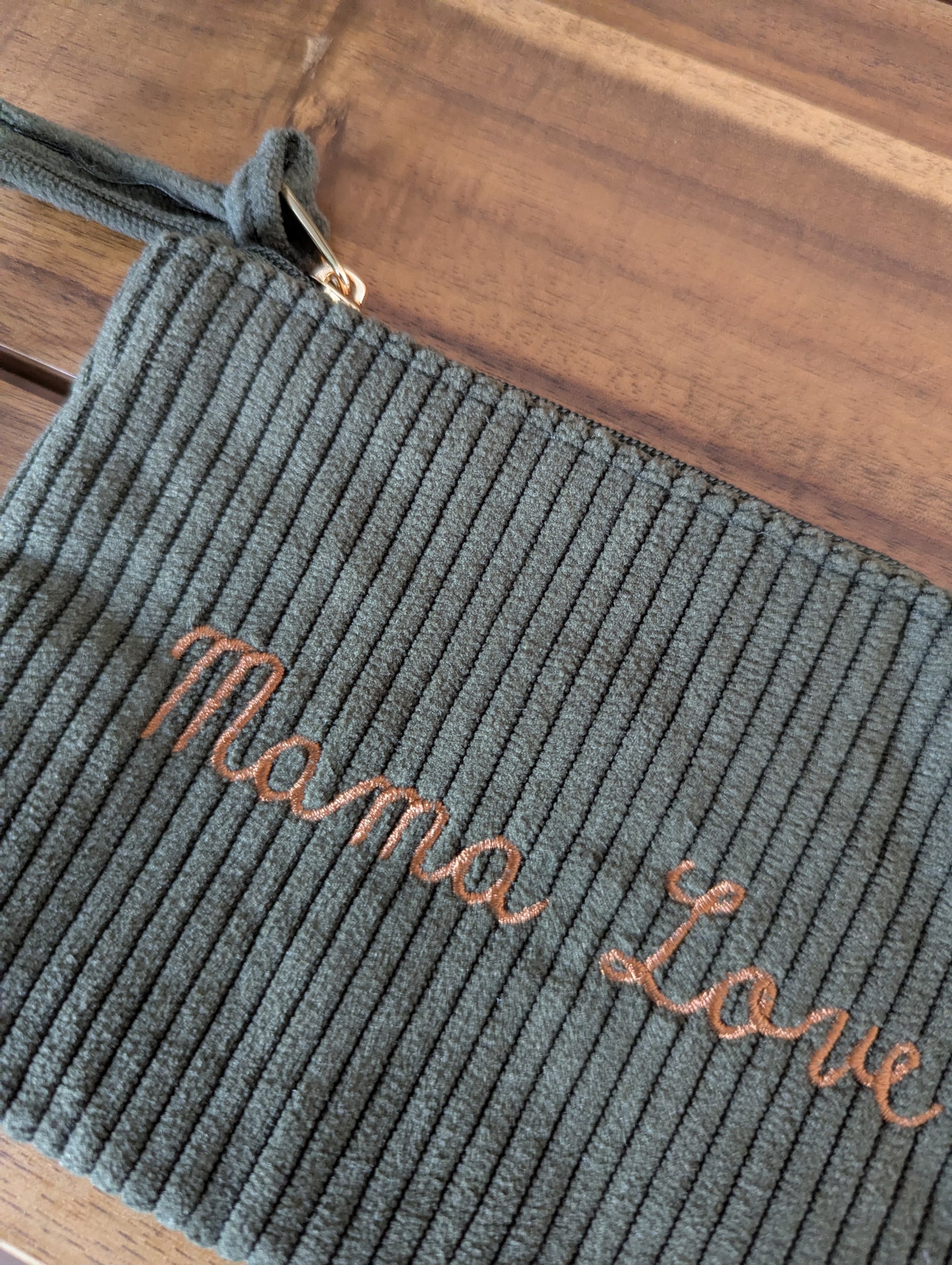 Pochette en velours côtelé Mama love idée cadeau