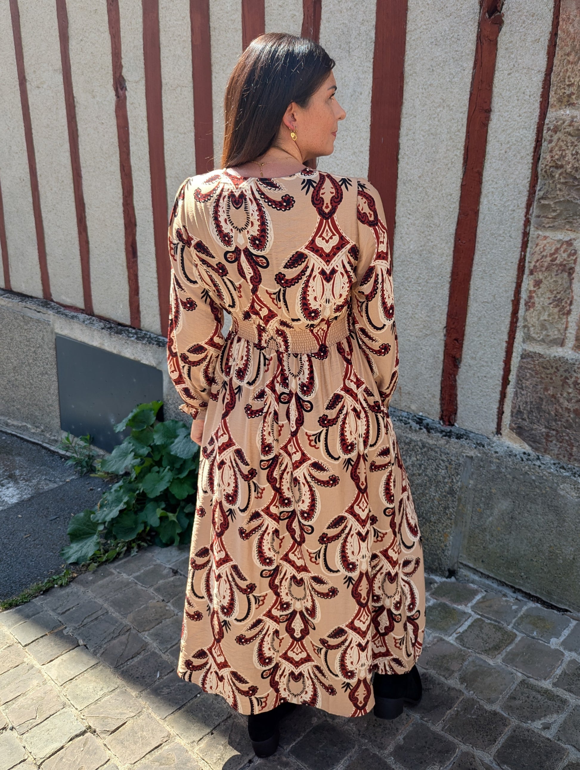 Robe longue bohème beige noir bordeaux manches longues
