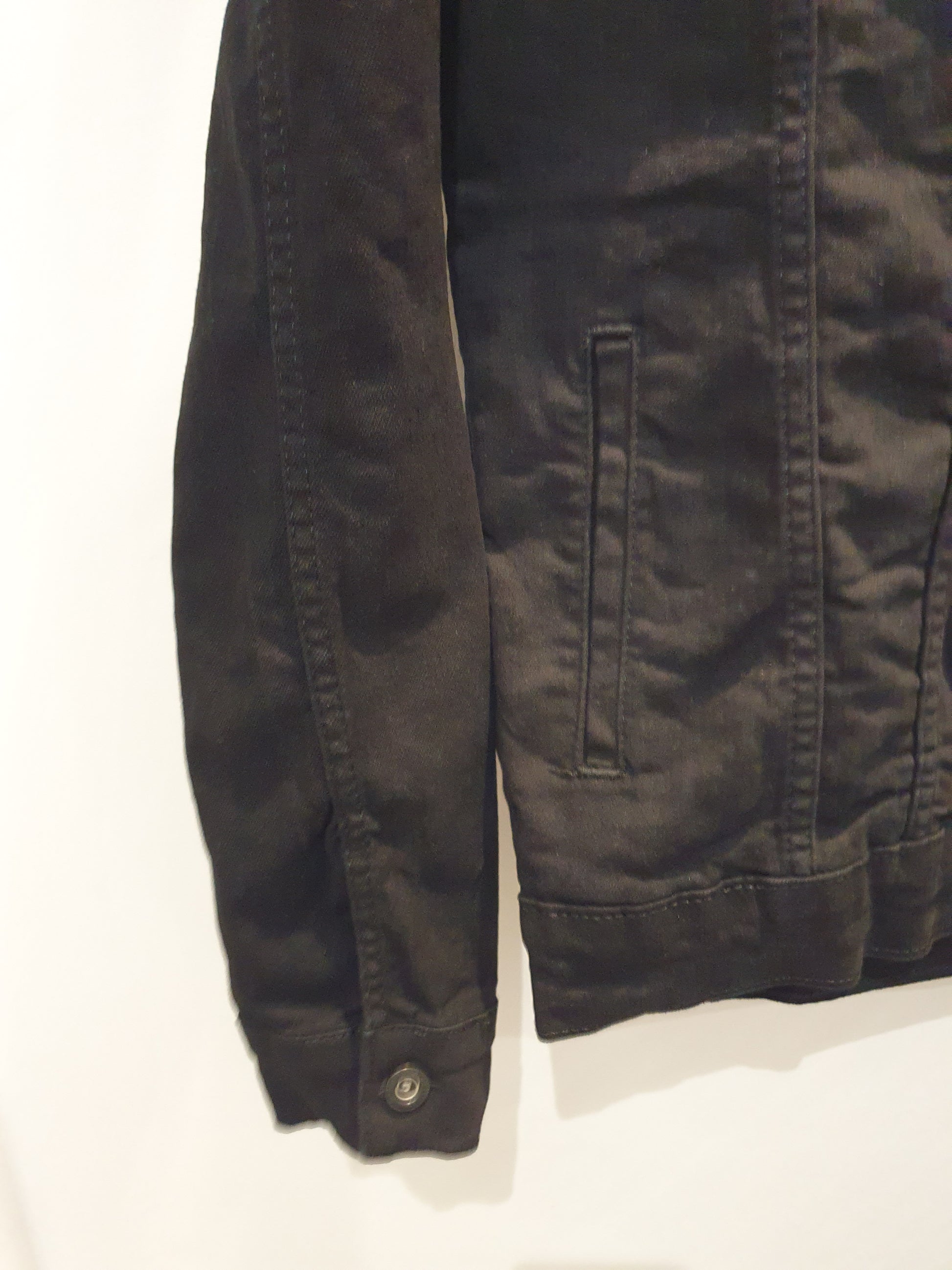 Veste en jean noire cintrée stretch moderne pour homme