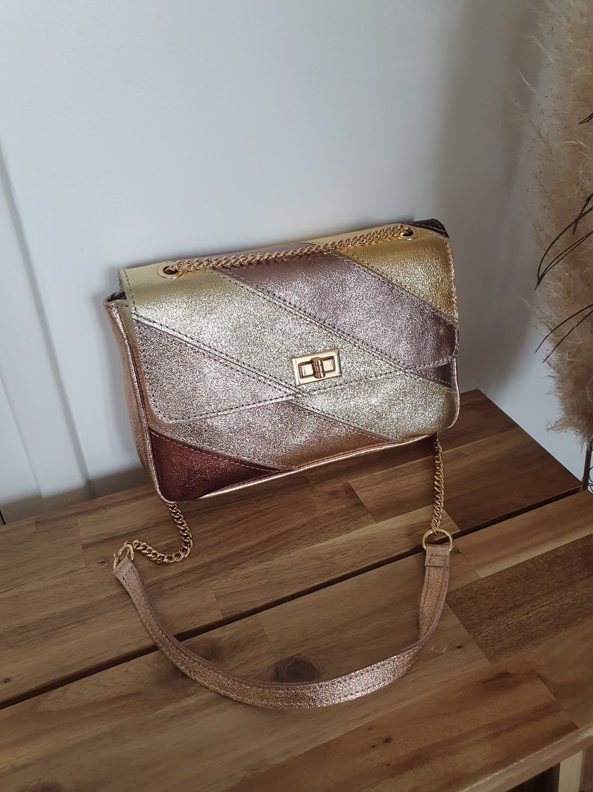 Sac en cuir italien doré cuivré bronze avec bandoulière doré