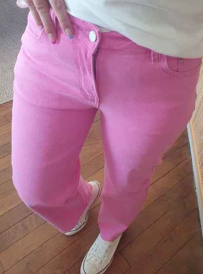 Jean large rose fushia jambes évasées femme coupe tendance