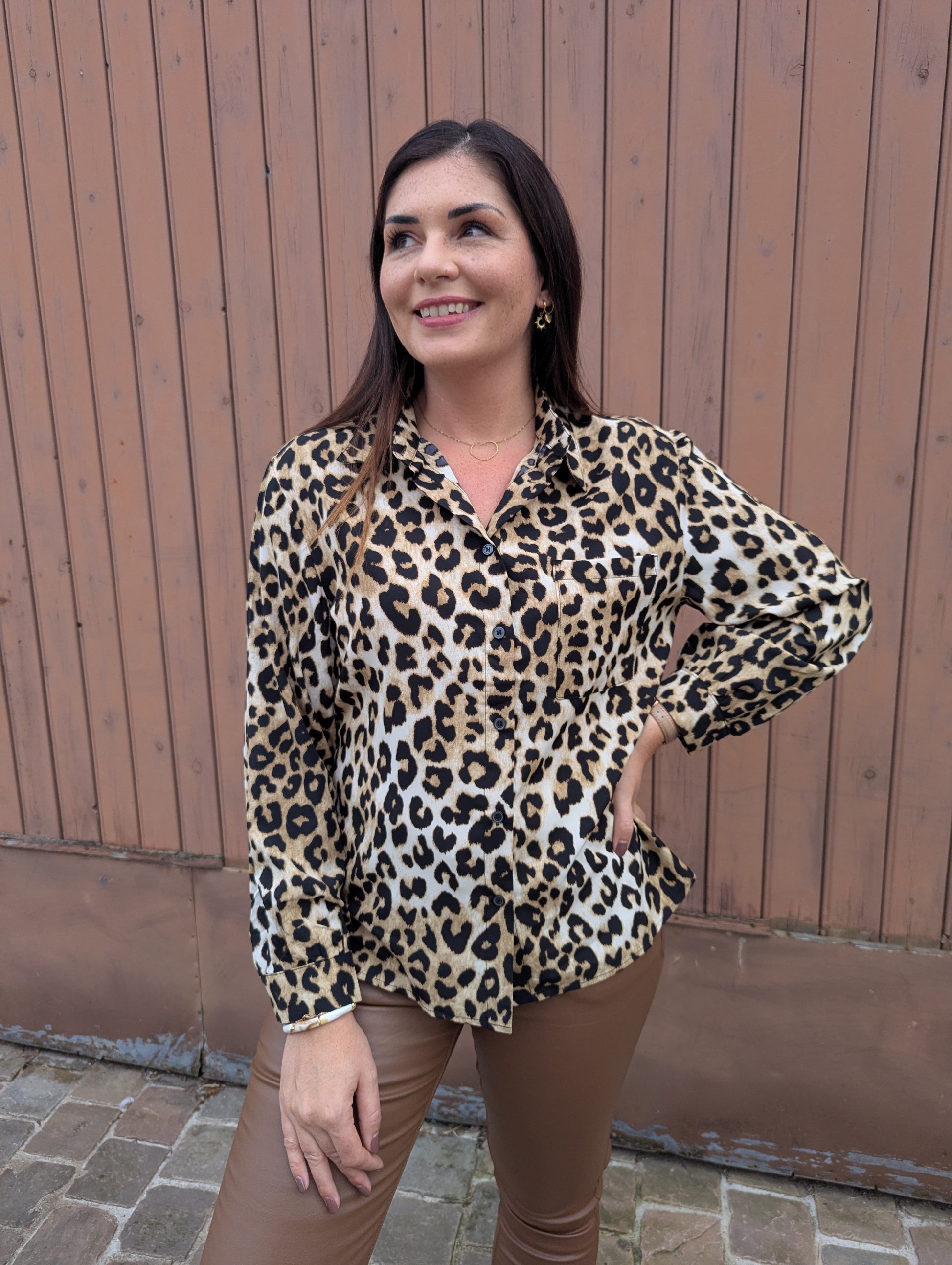 Chemise fluide léopard femme noir et beige oversize