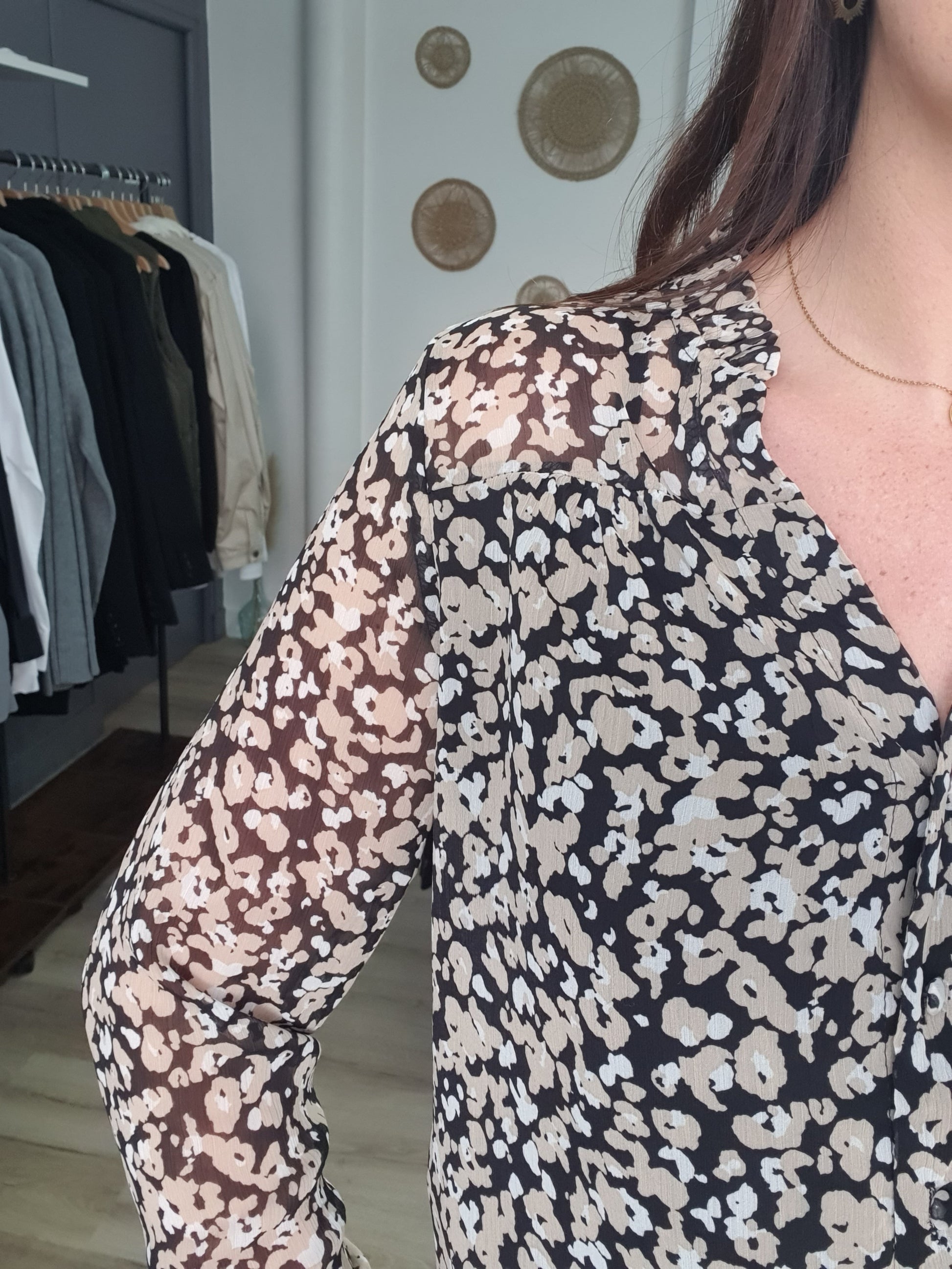 Chemisier fluide femme motif floral noir beige blanc