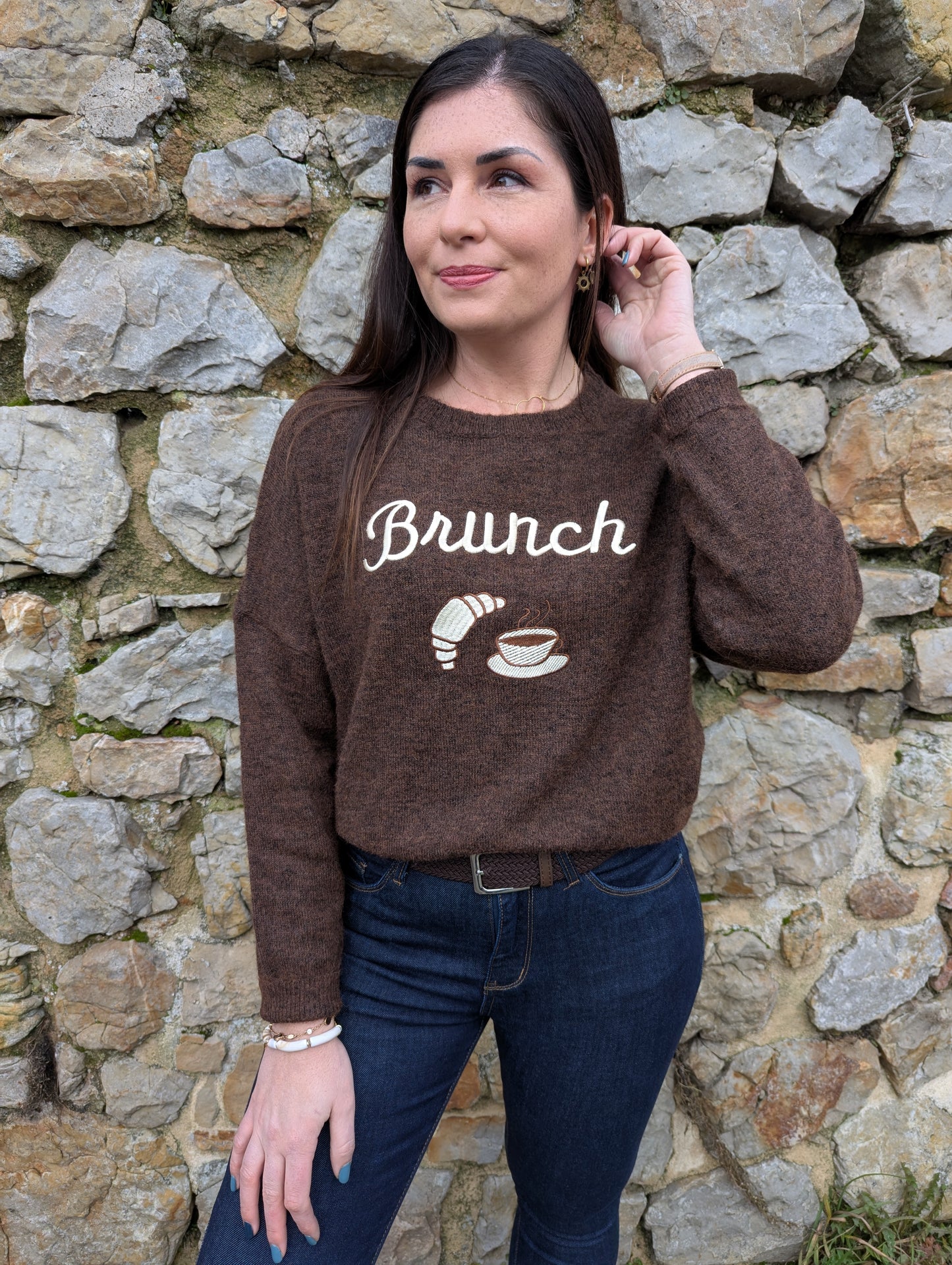 Pull marron chocolat brunch café croissant femme