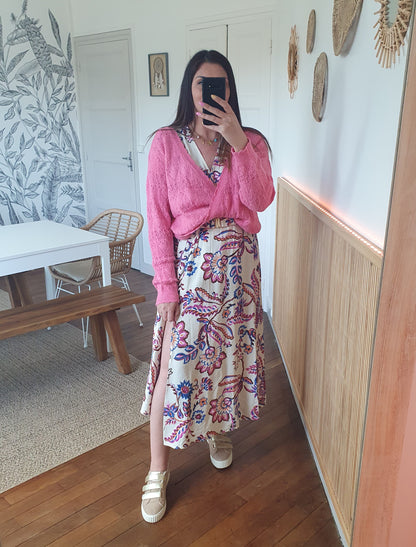 Robe longue fleurie écru rose bleu avec ceinture et fente