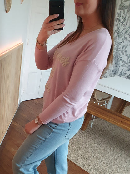 Pull fin col en V les copines c'est la vie couleur rose