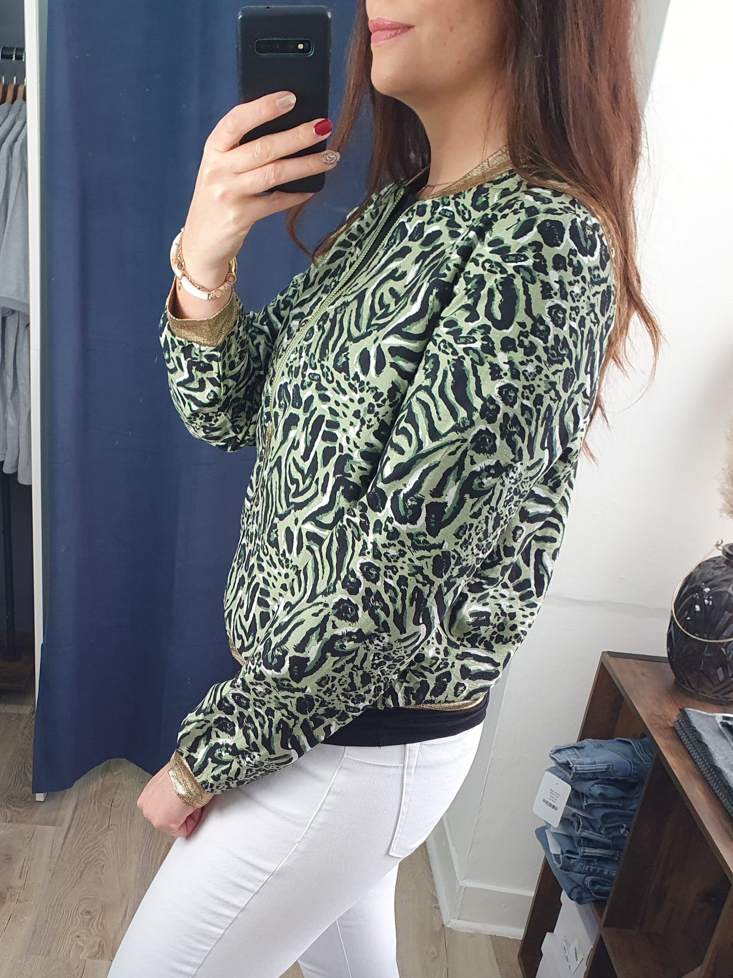 Bomber femme kaki et noir motif panthère détails dorés