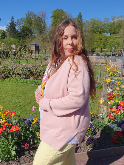 Gilet rose poudré avec boutons devant petit coeur doré