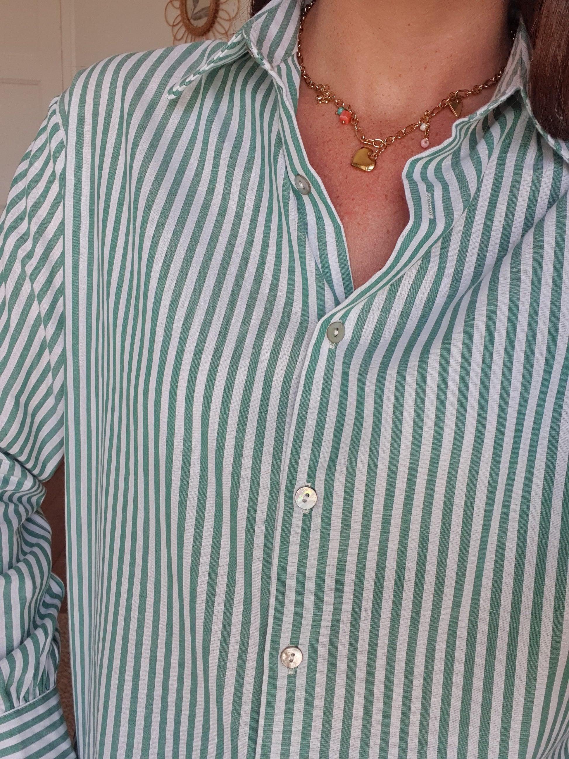 Chemise rayée vert et blanc coupe droite oversize fluide