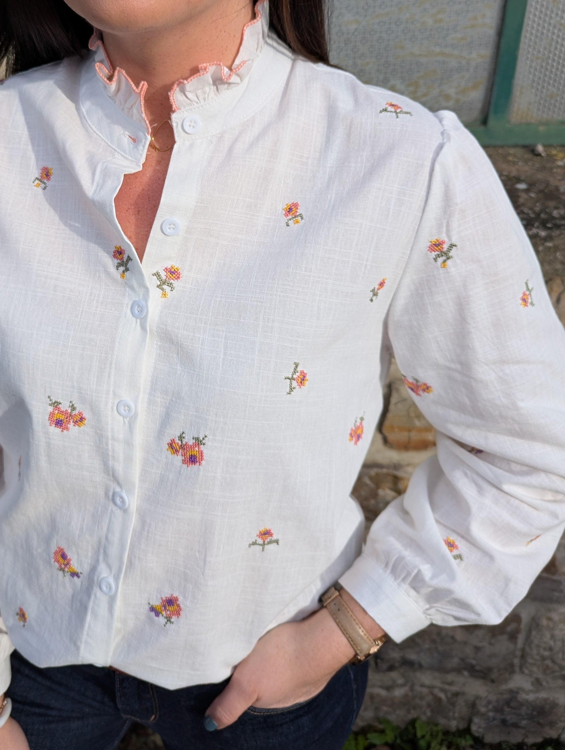 Blouse bohème blanc avec fleurs en point de croix