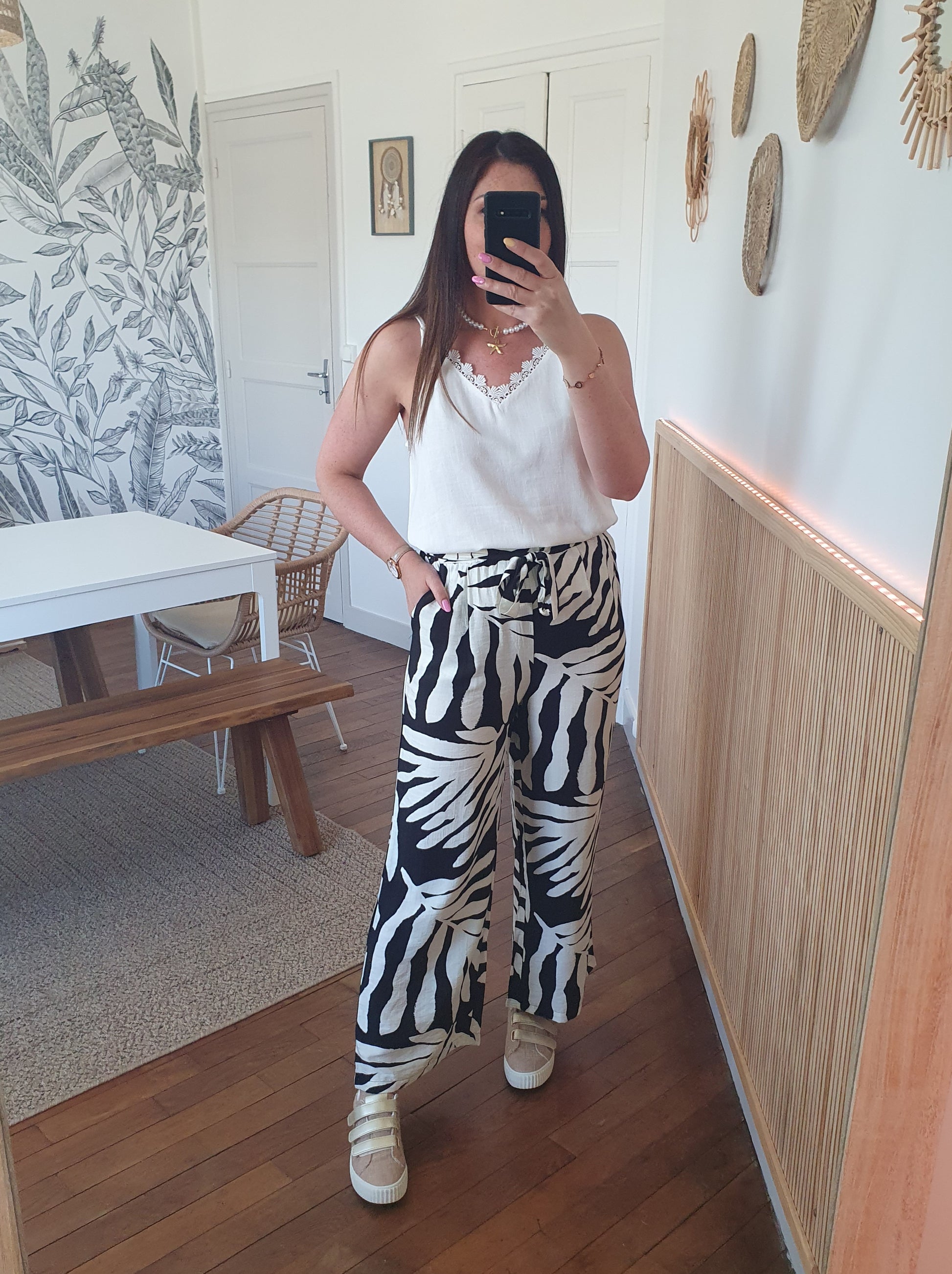 Pantalon fluide feuilles écru noir taille haute noeud devant