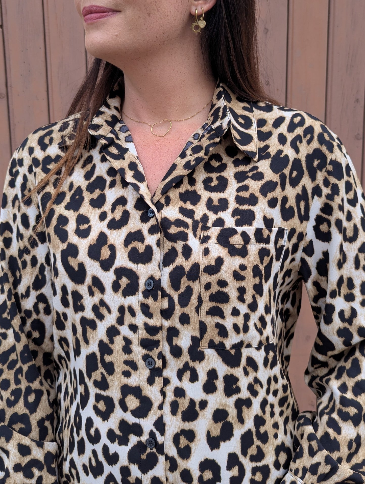 Chemise fluide léopard femme noir et beige oversize