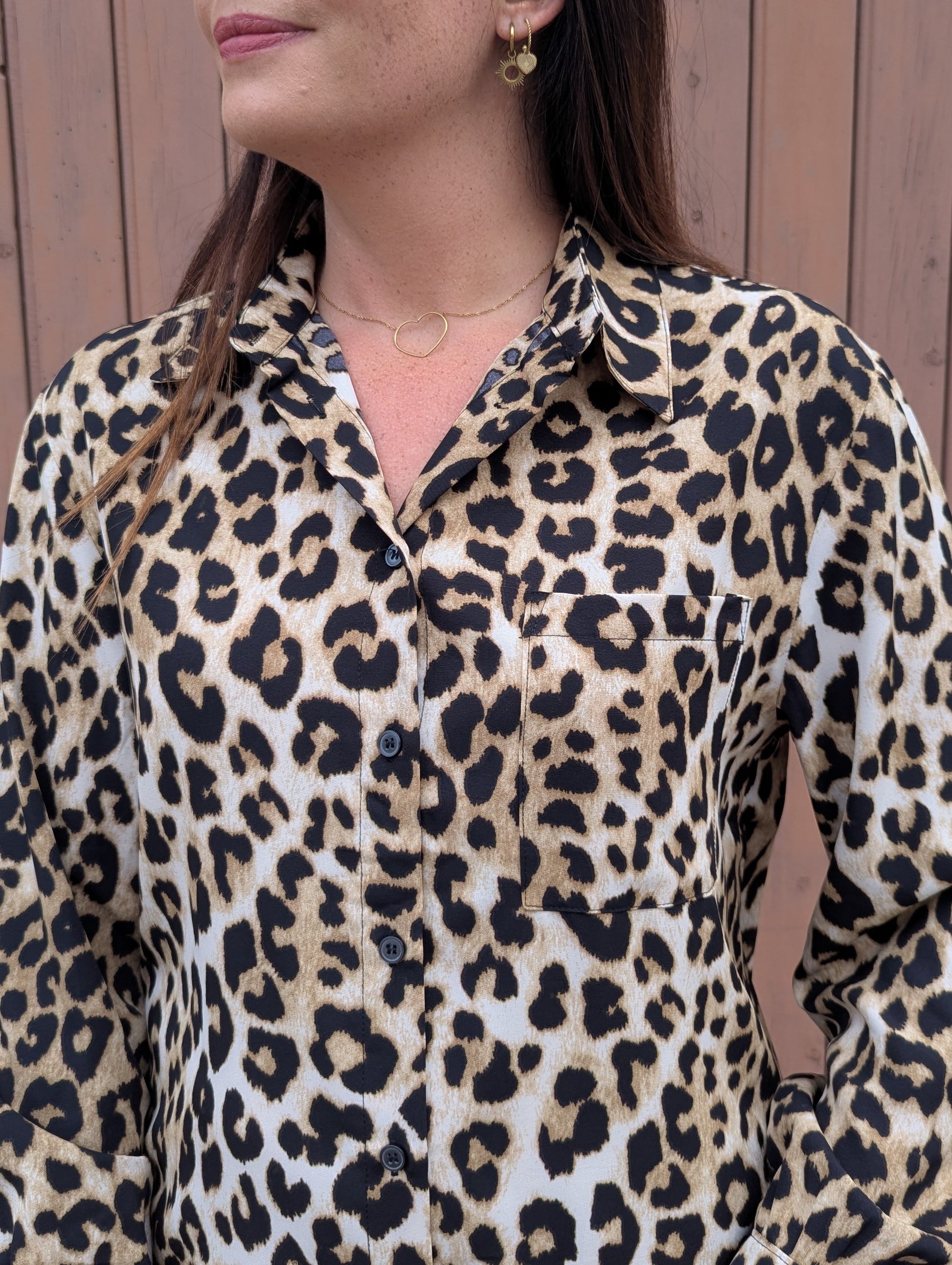 Chemise fluide léopard femme noir et beige oversize